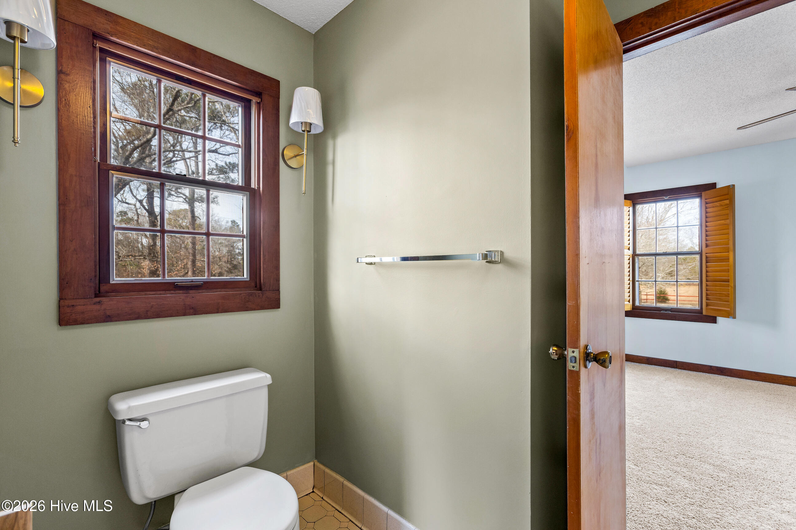 100556020 | Photo 37