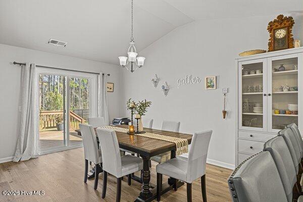 100561159 | Photo 26