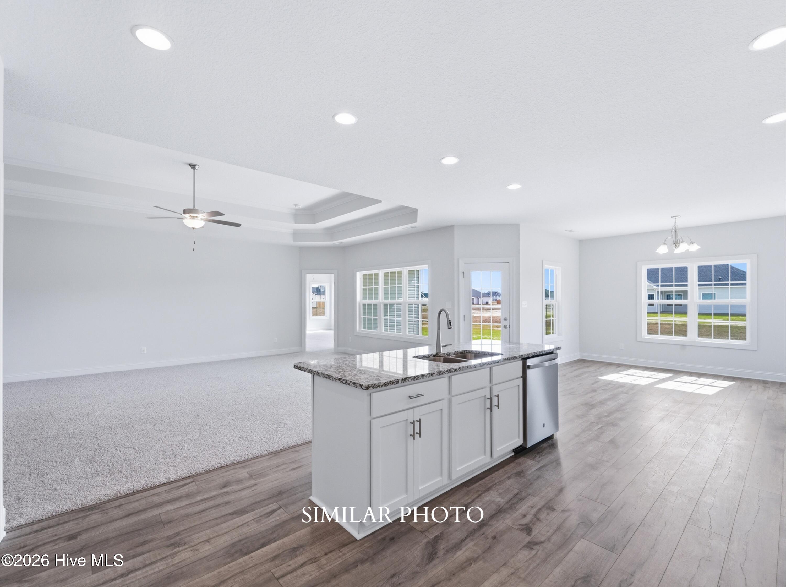 100554425 | Photo 12