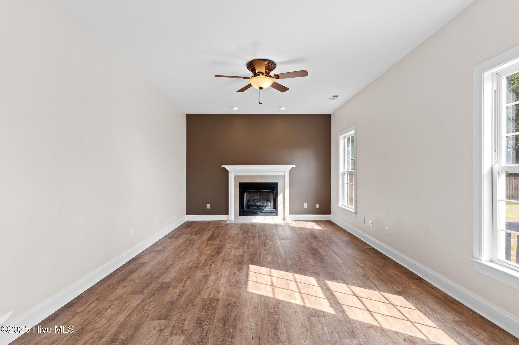 100532081 | Photo 27