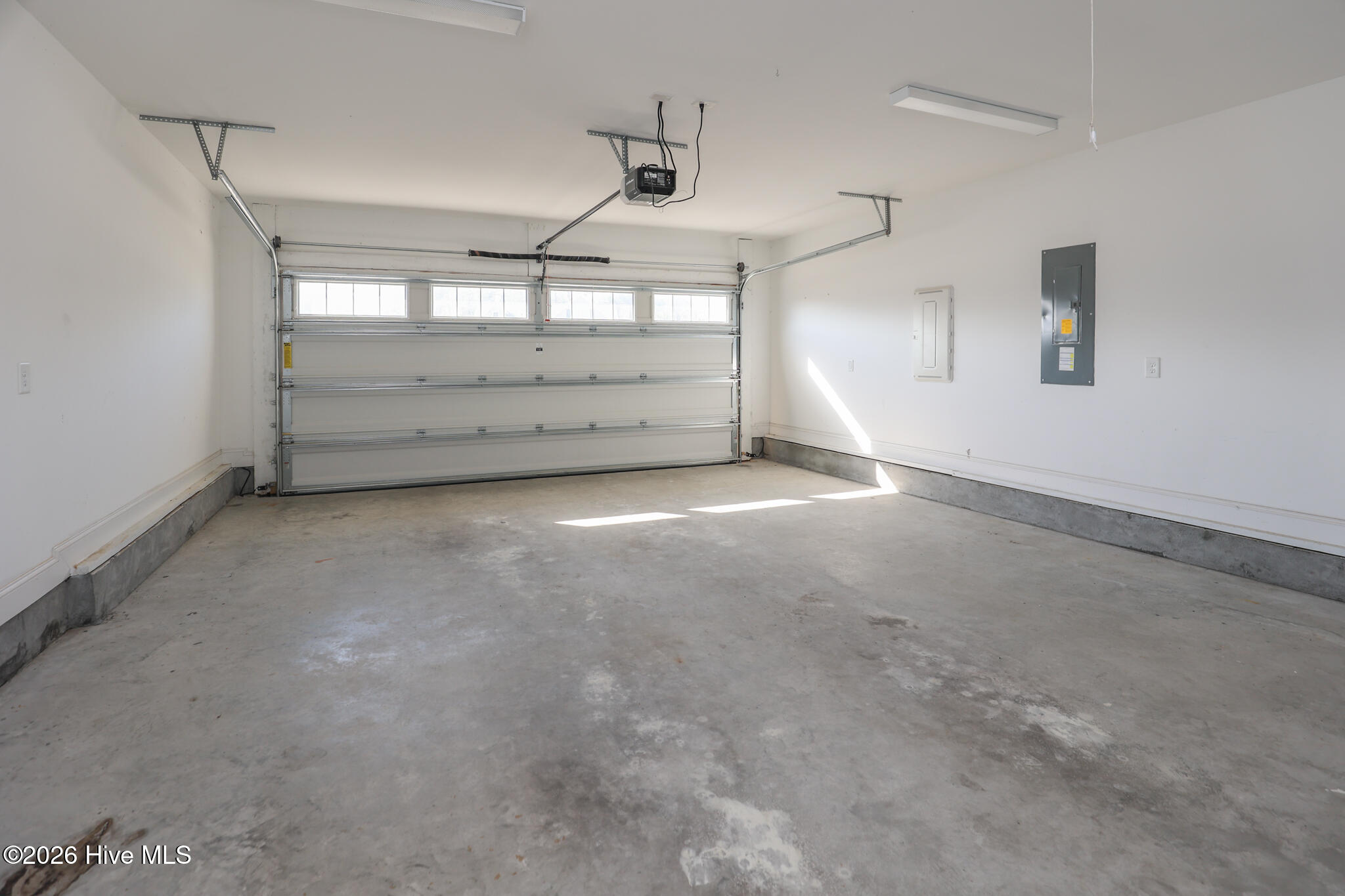 100559393 | Photo 37