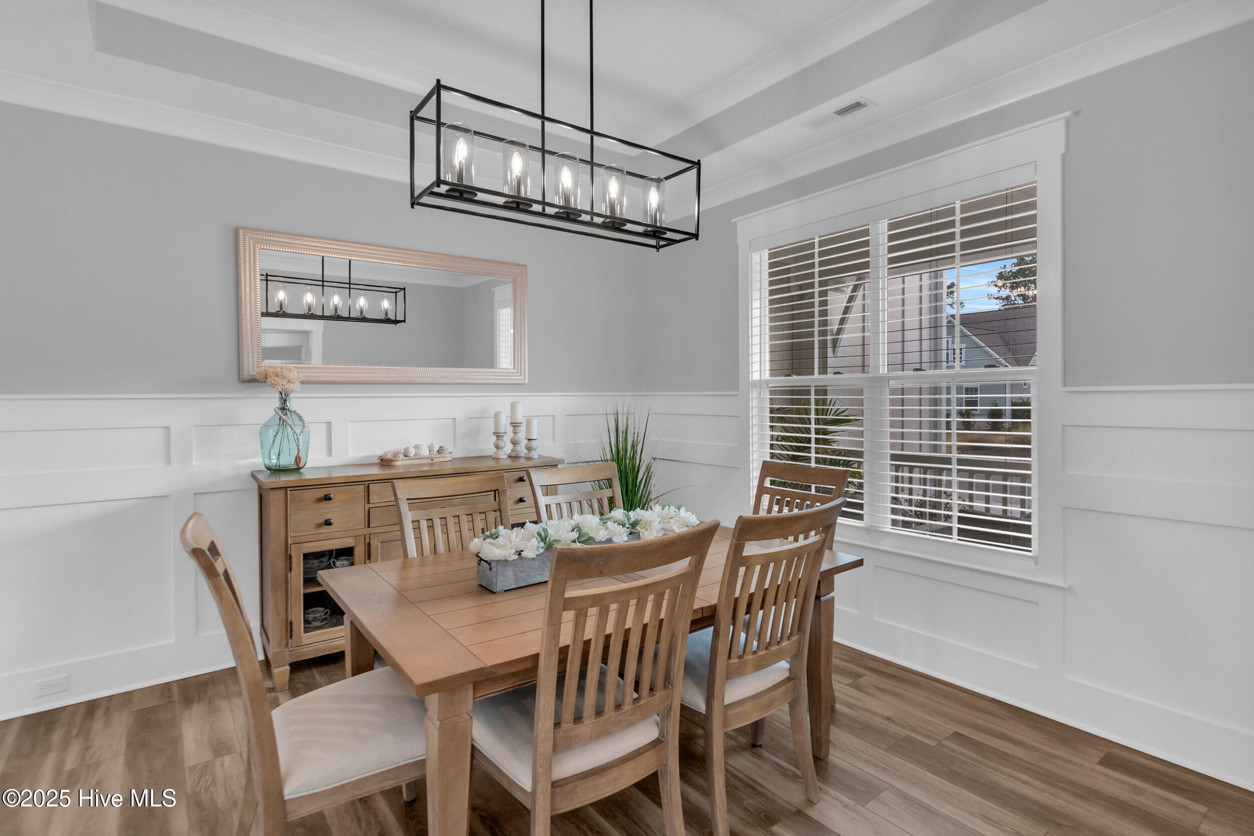 100543142 | Photo 18