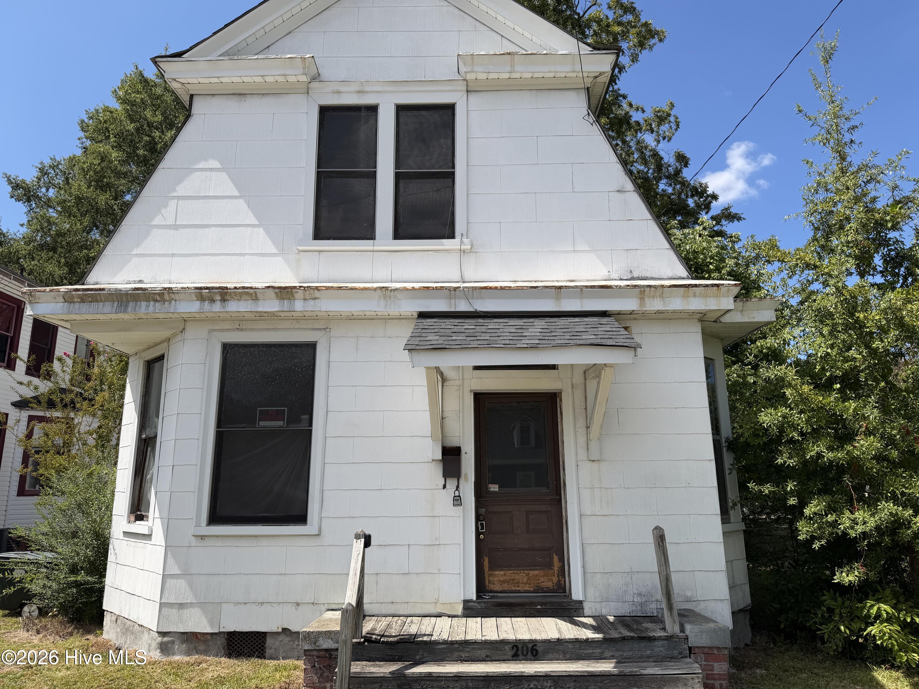 Photo 3 of Single family home for sale at 206 S Grace St, Rocky Mount, NC 27804 | MLS# 100603713 | Listing updated on 2026-09-17