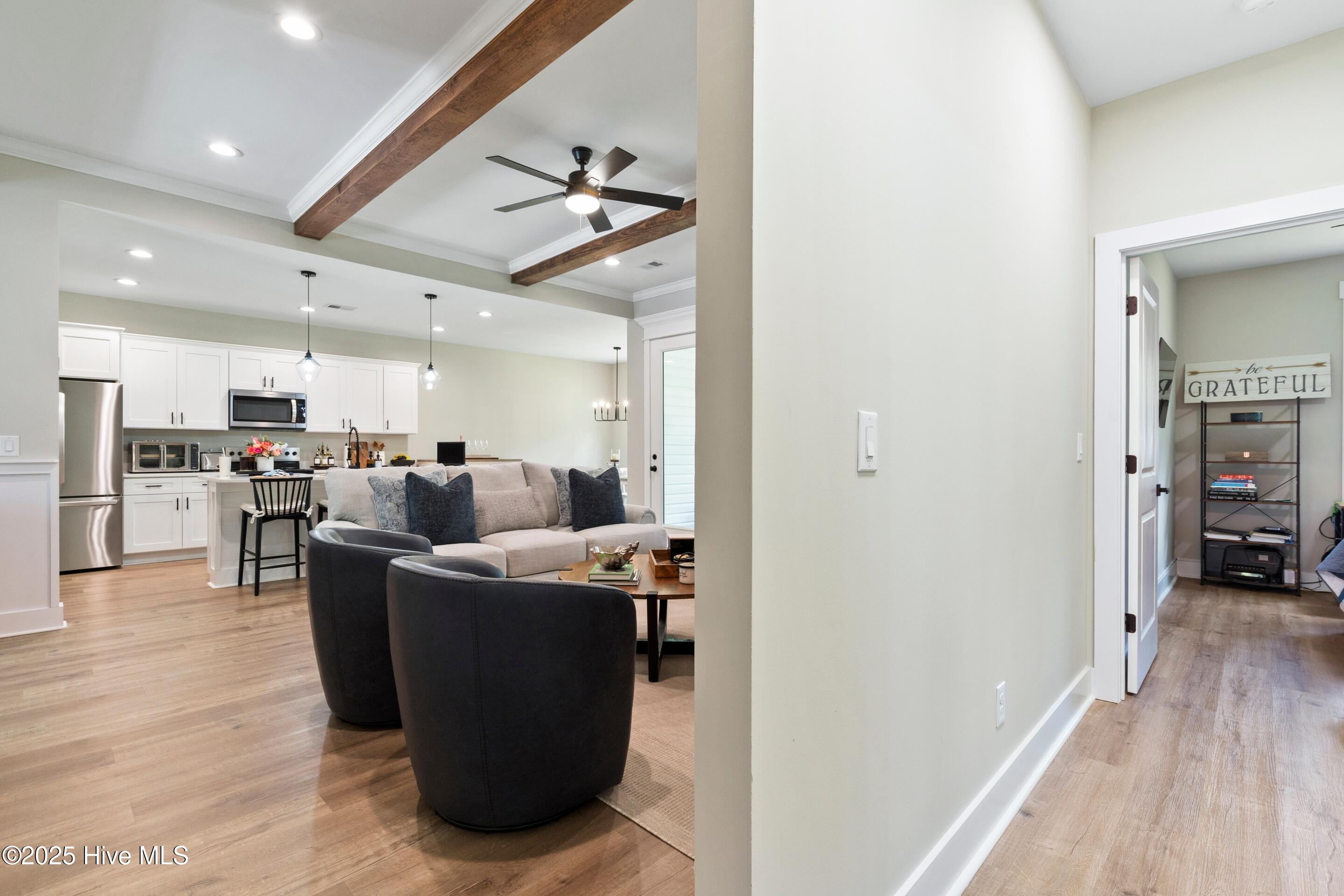 100516160 | Photo 10