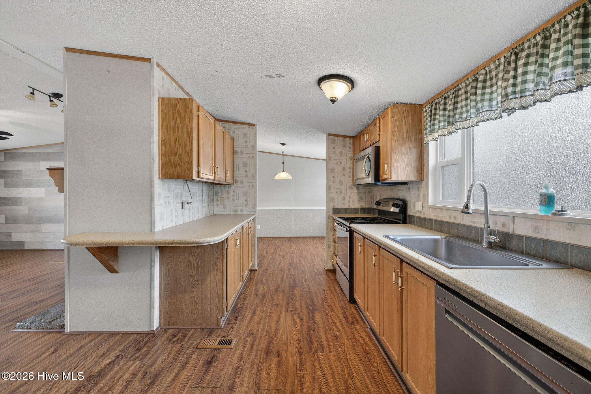 100559923 | Photo 18