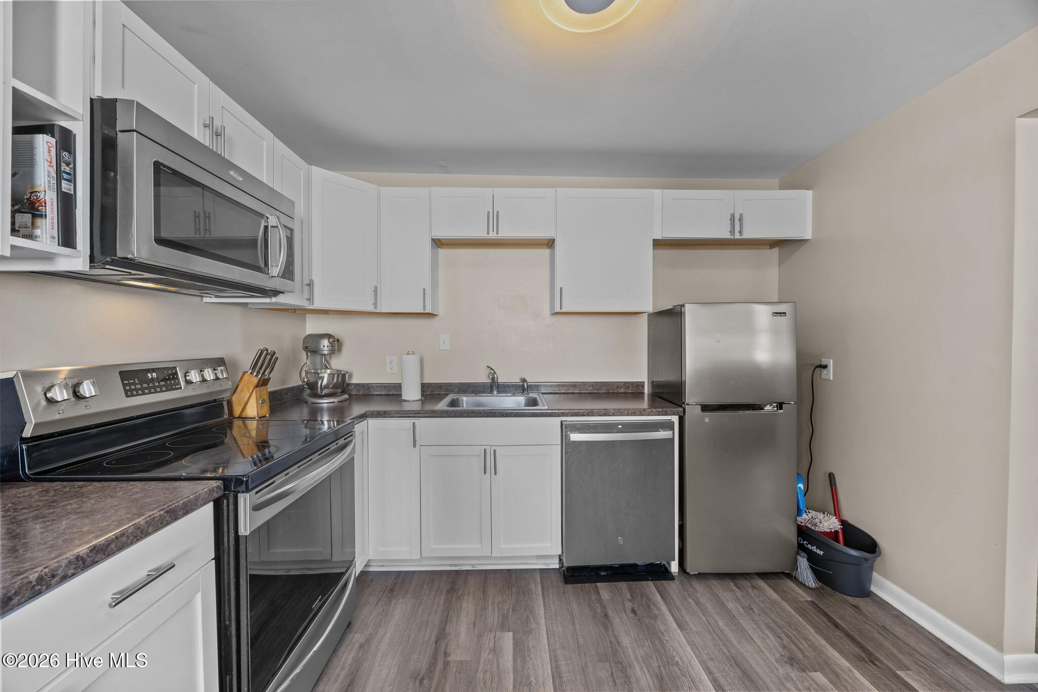 100555911 | Photo 15