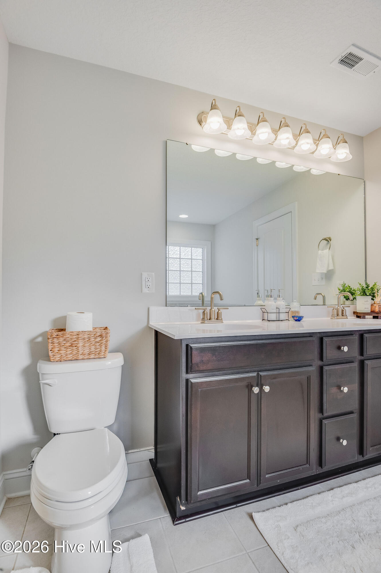 100568428 | Photo 27