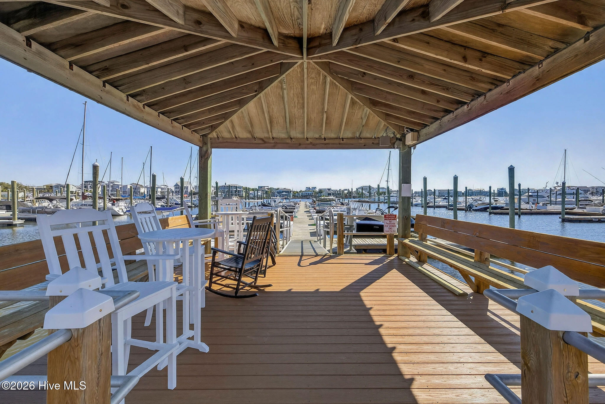 100562225 | Photo 54