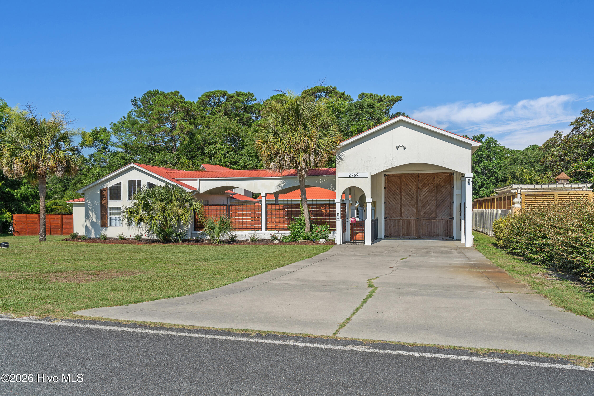 100548426 | Photo 50