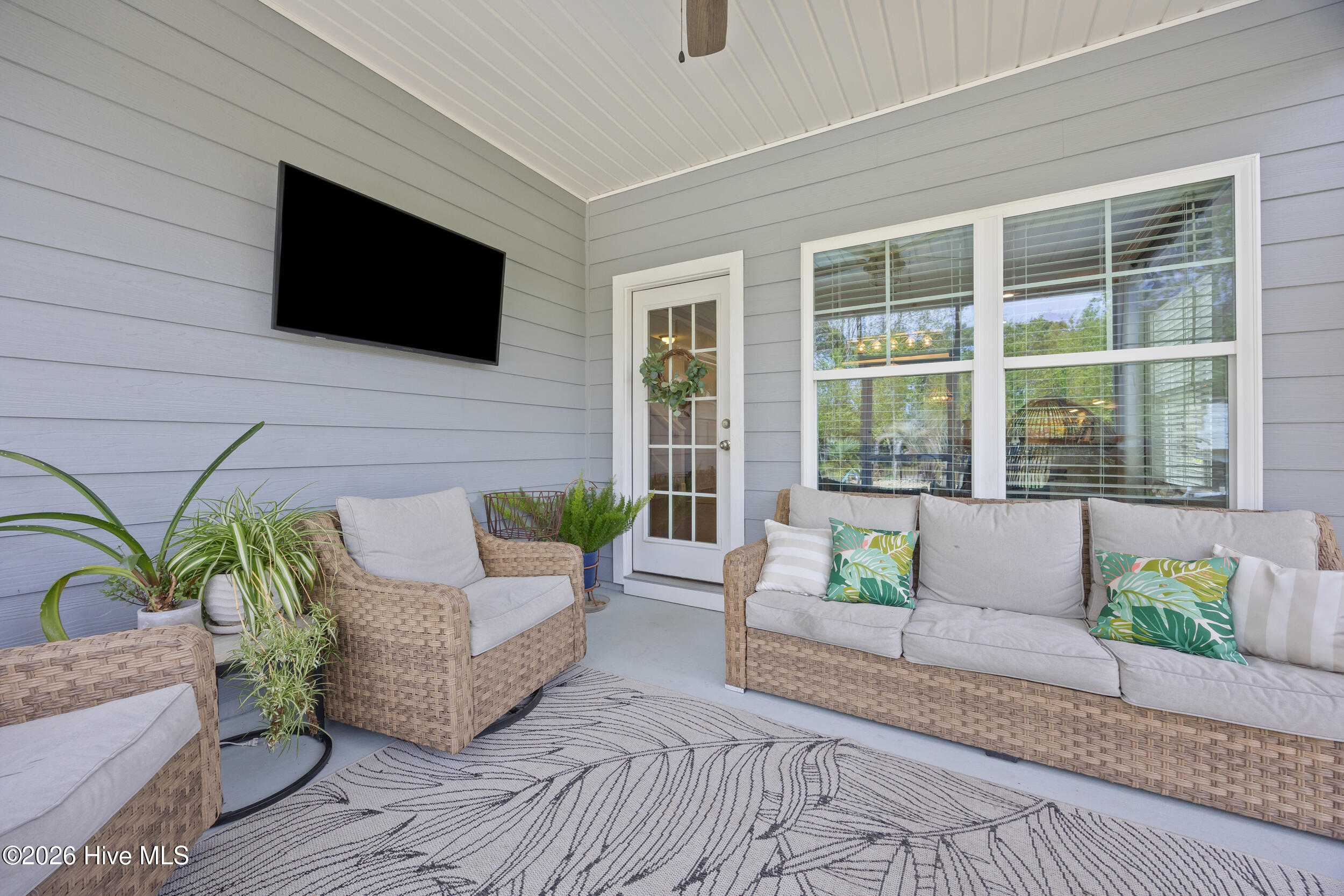 100565893 | Photo 39