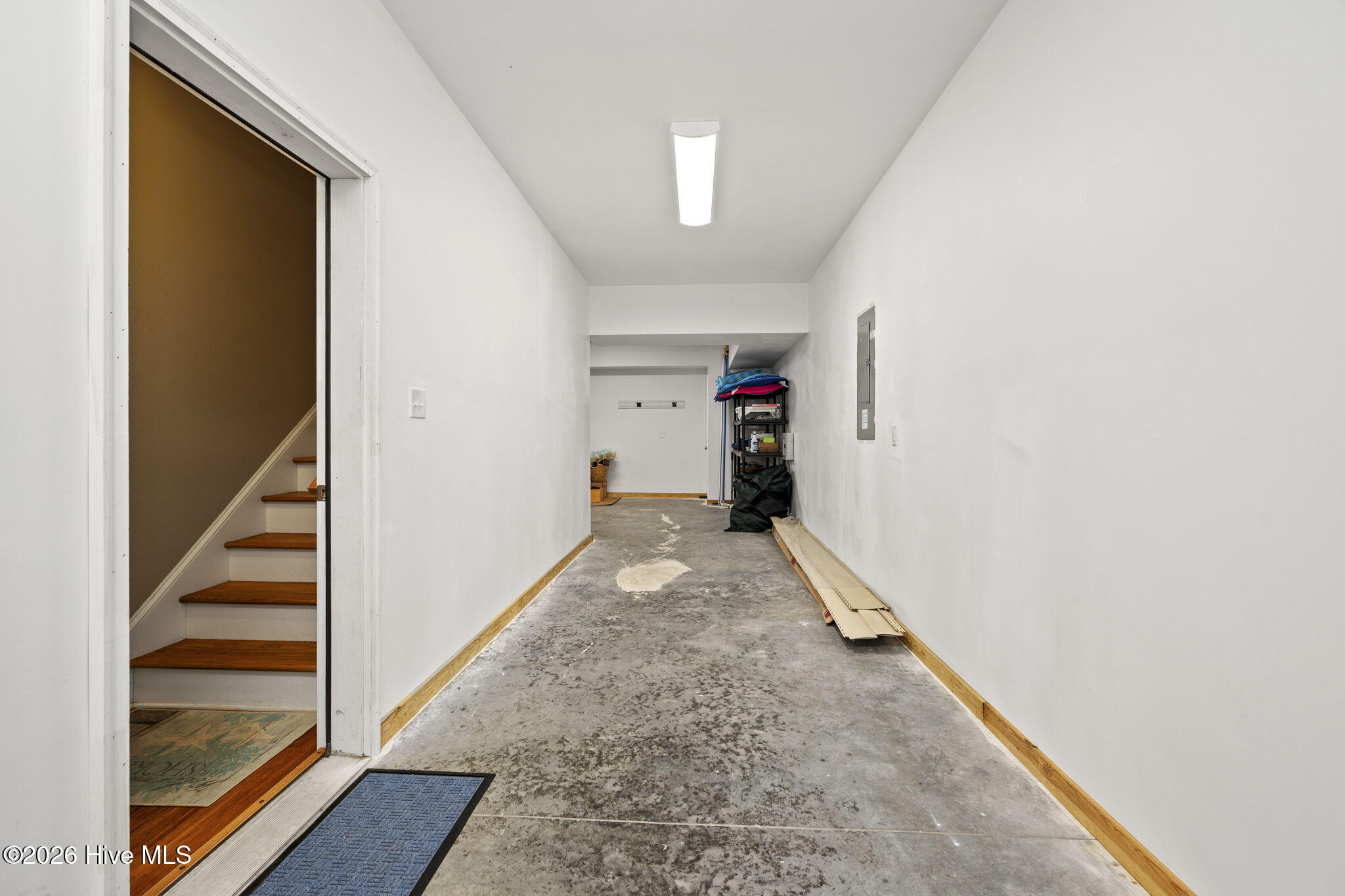 100561467 | Photo 53