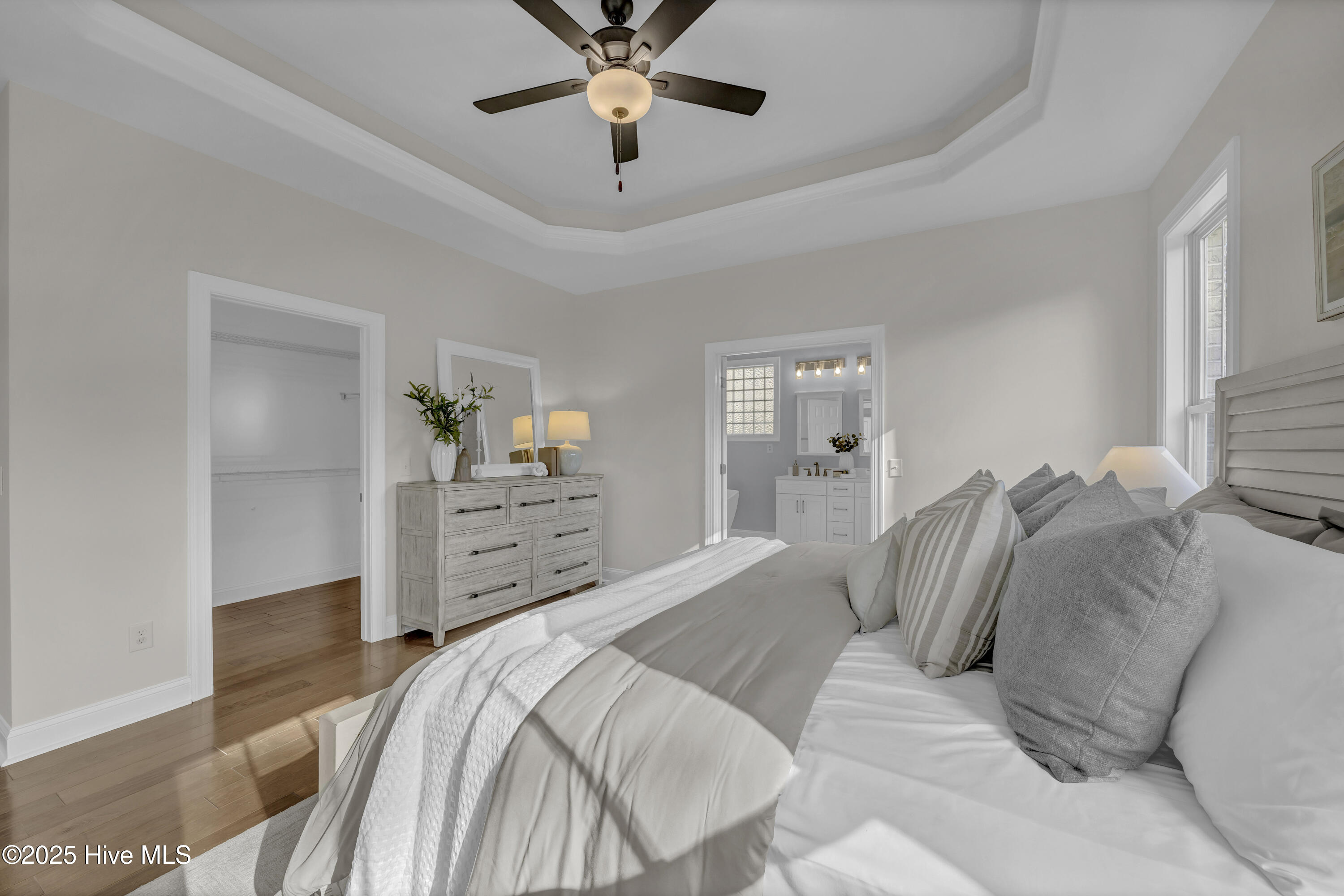 100542257 | Photo 13