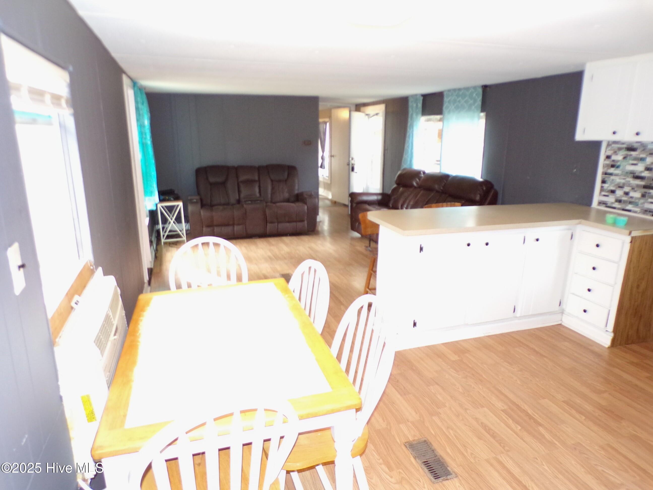 100546190 | Photo 14