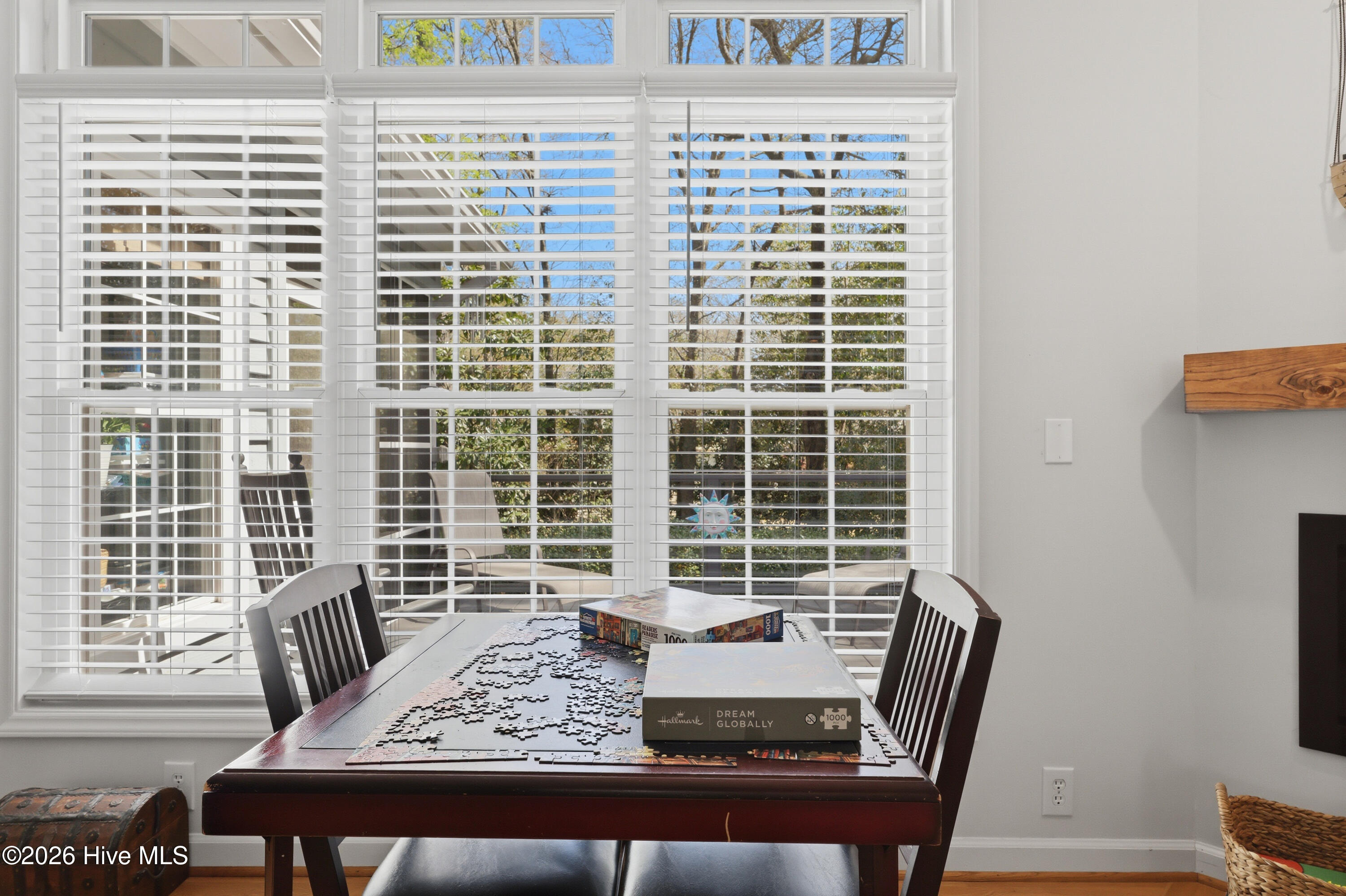 100561627 | Photo 21