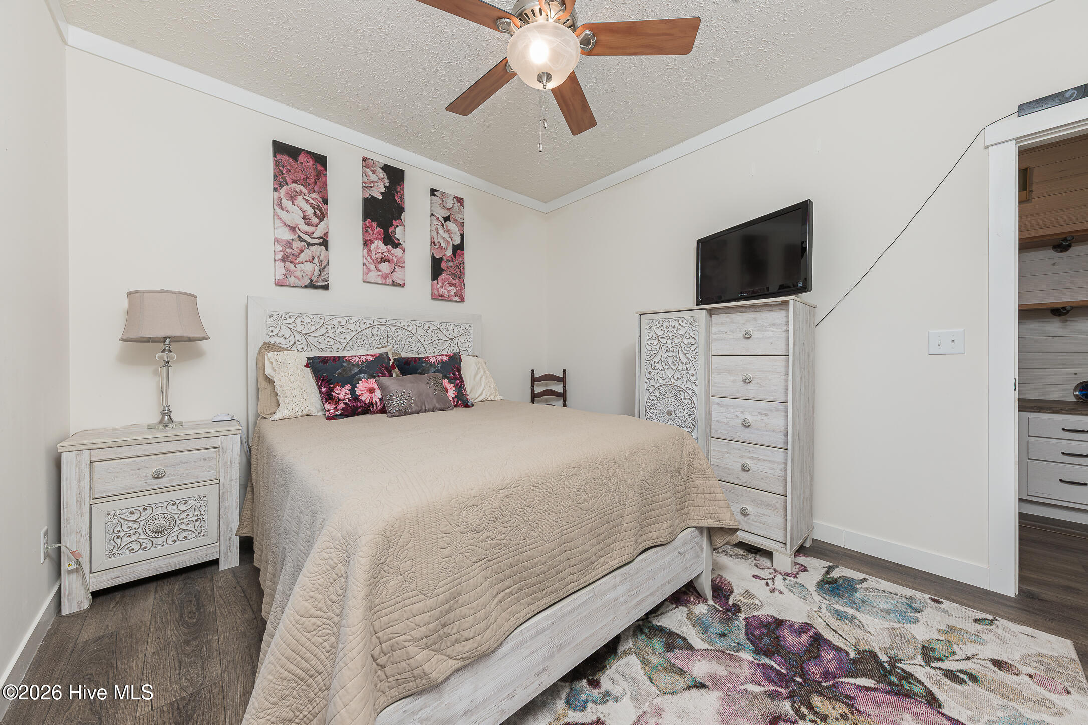 100563969 | Photo 39