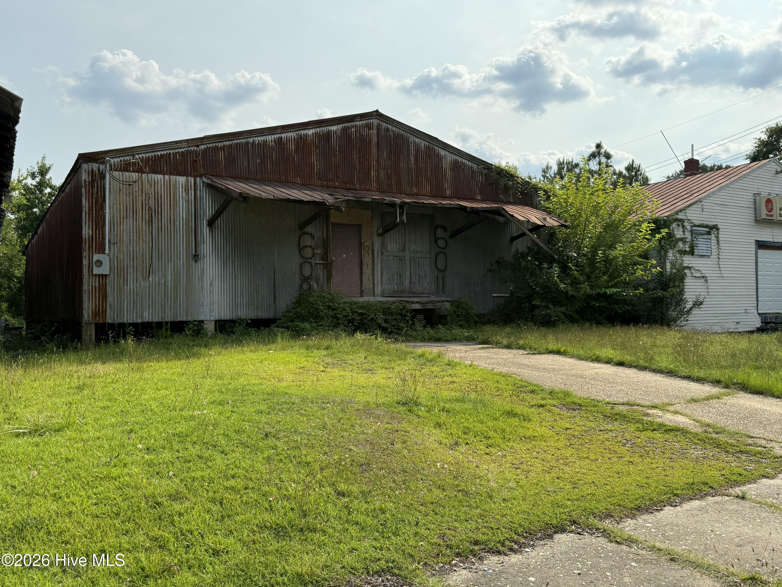 100600756 | Photo 2