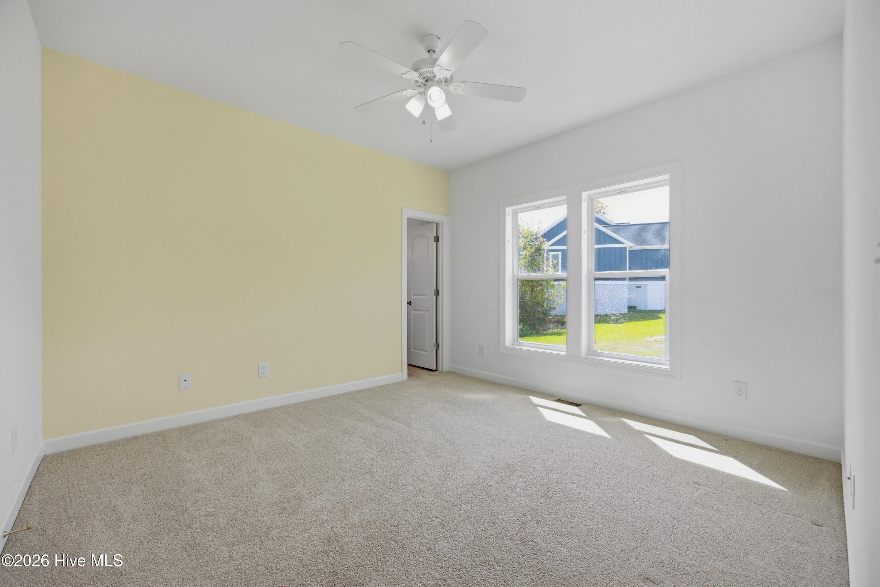 100569941 | Photo 36