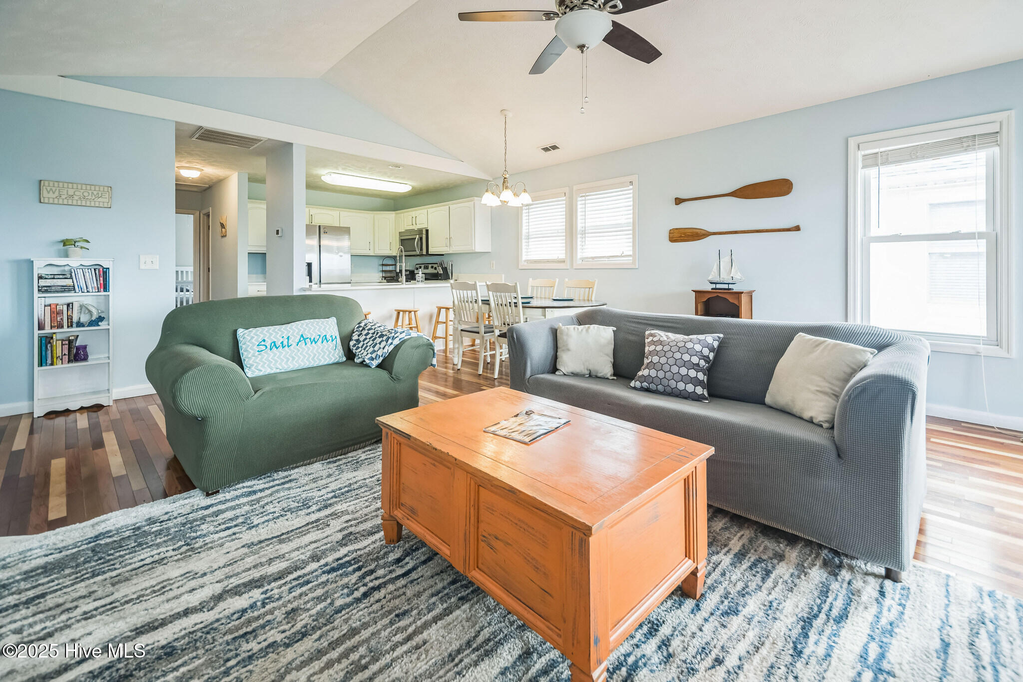 100499775 | Photo 18