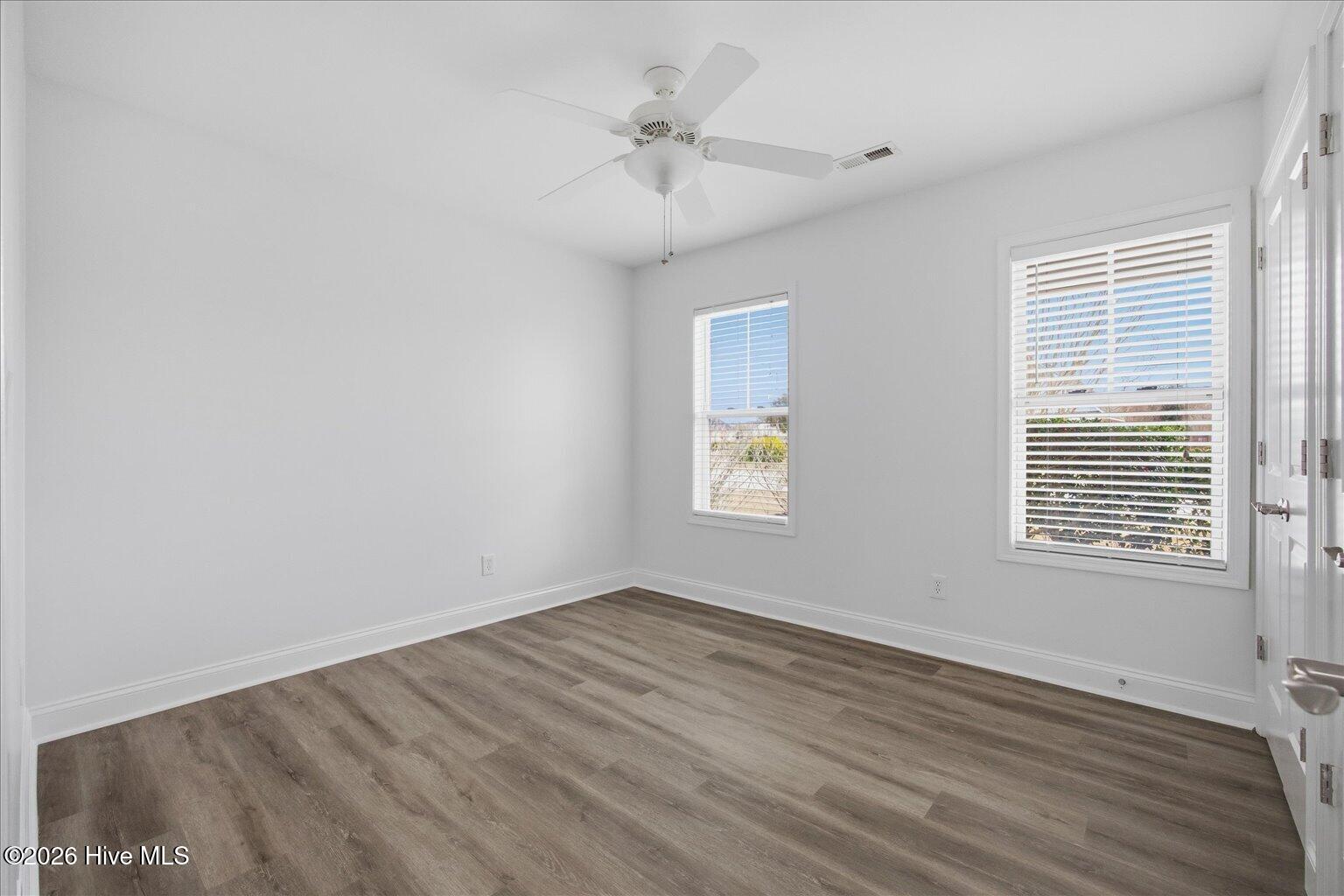 100557430 | Photo 32