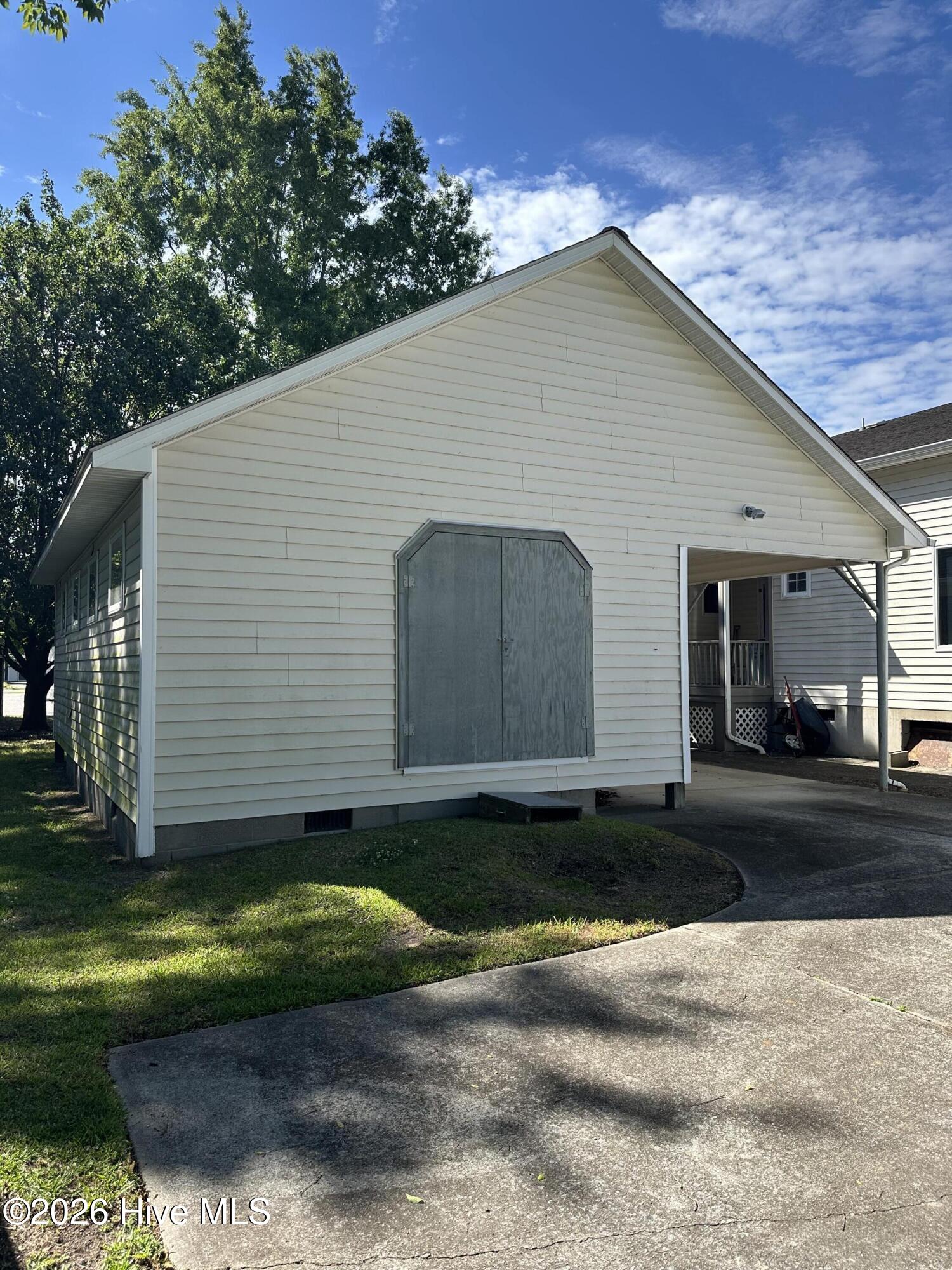 Exterior photo of 463 E Water Street, Belhaven, NC 27810. MLS: 100589209