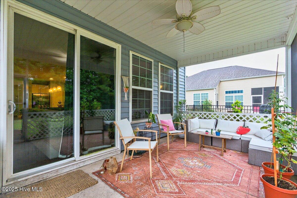 100522769 | Photo 44