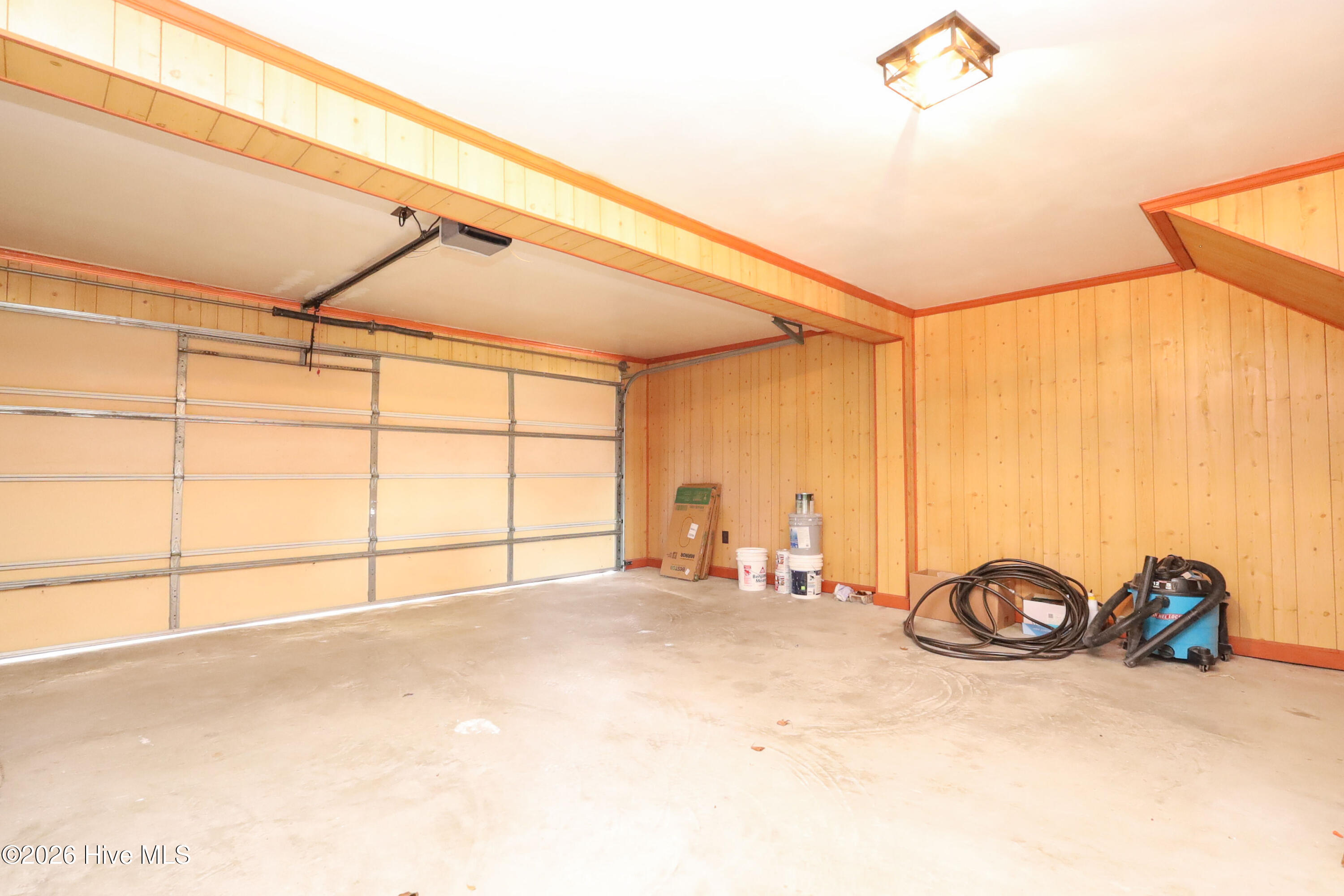 100556838 | Photo 41