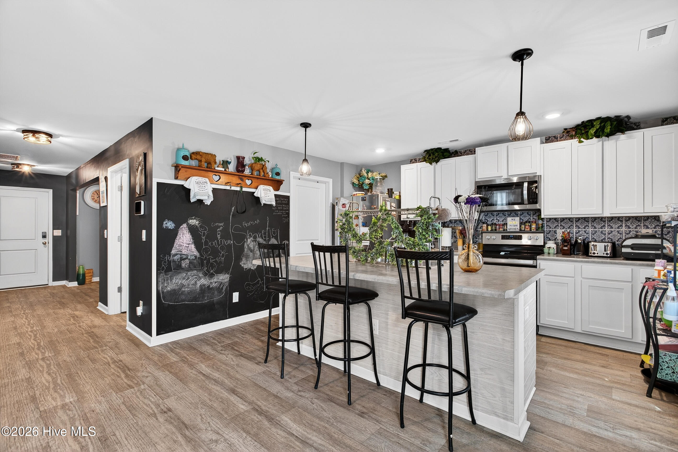 100566530 | Photo 38