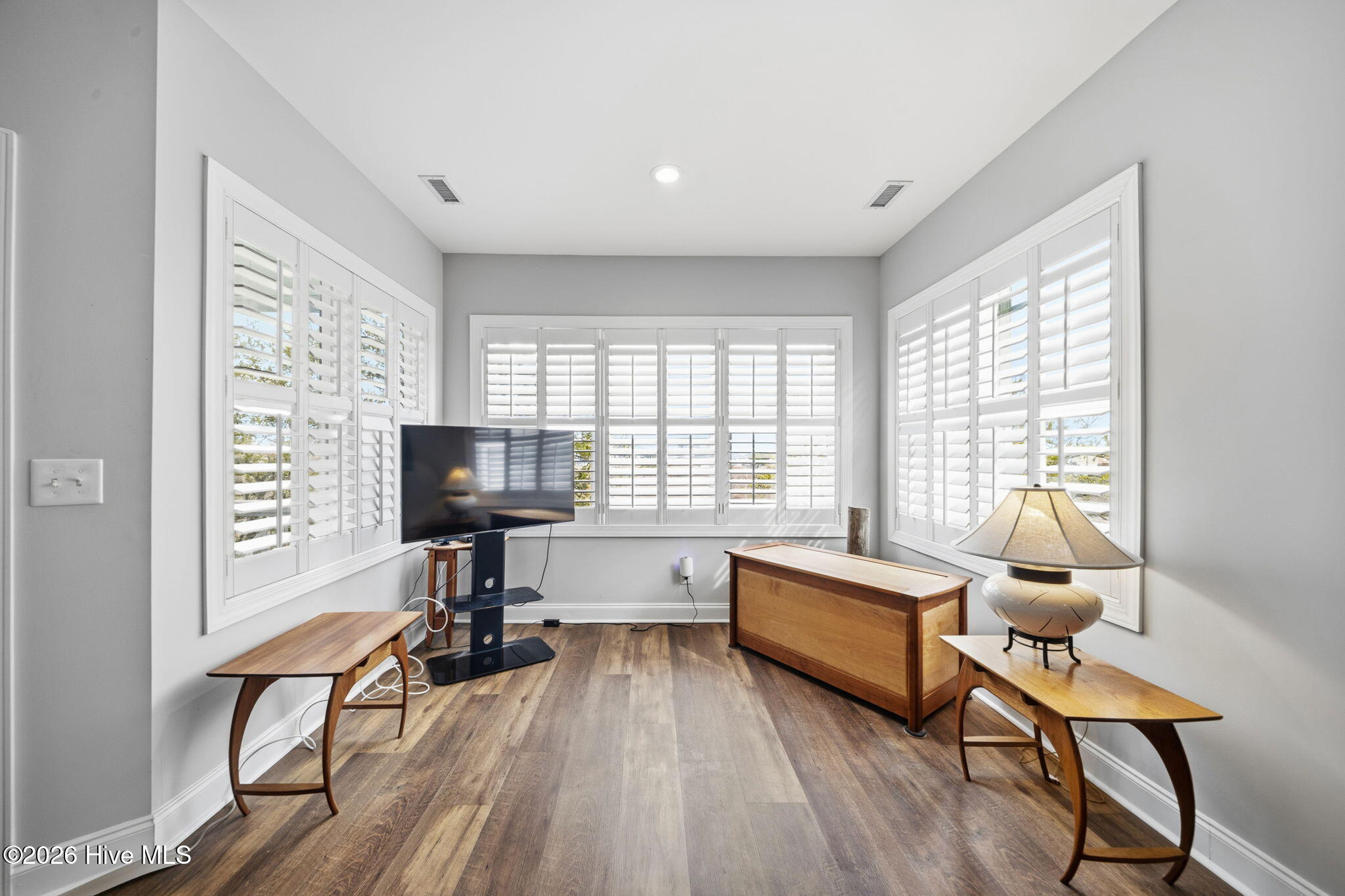 100566136 | Photo 42