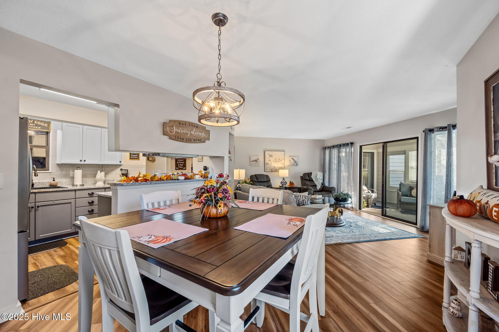 100537179 | Photo 14