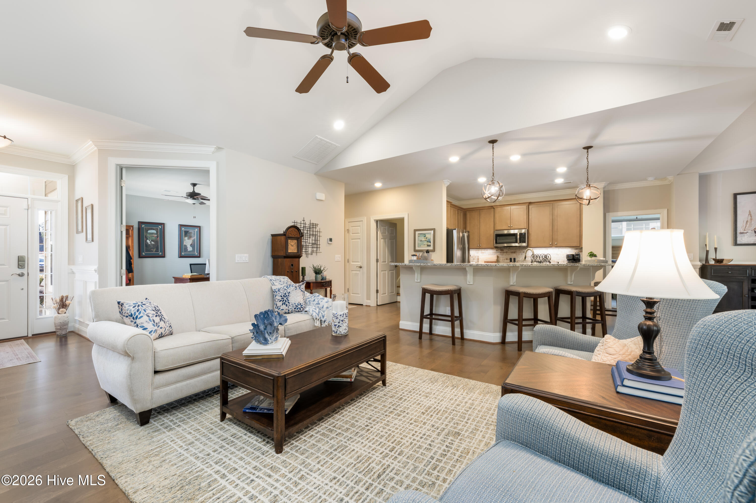 100553461 | Photo 12