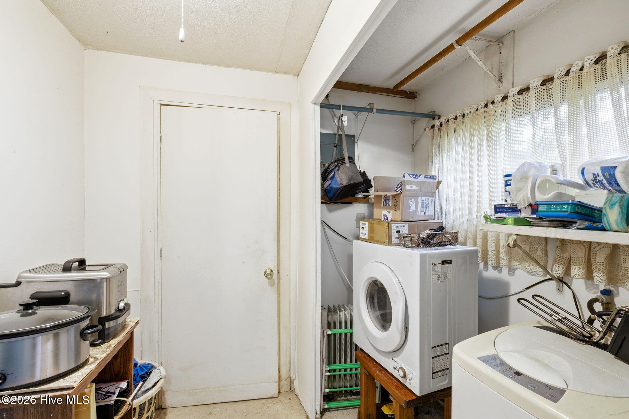 100558403 | Photo 46