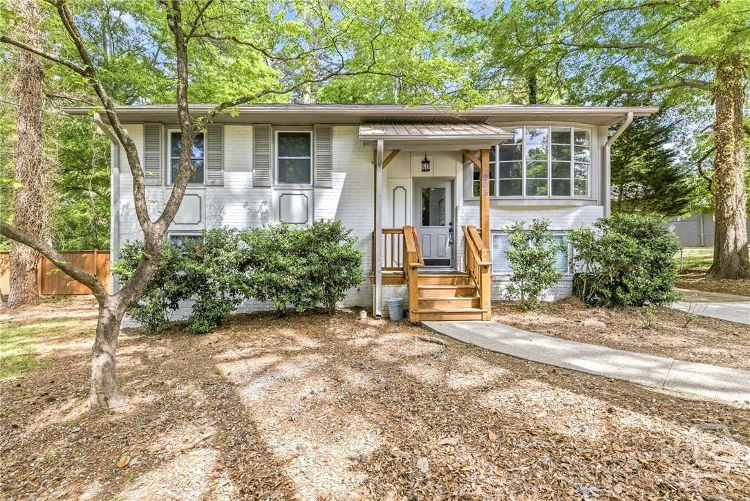 FEATURED LISTINGS