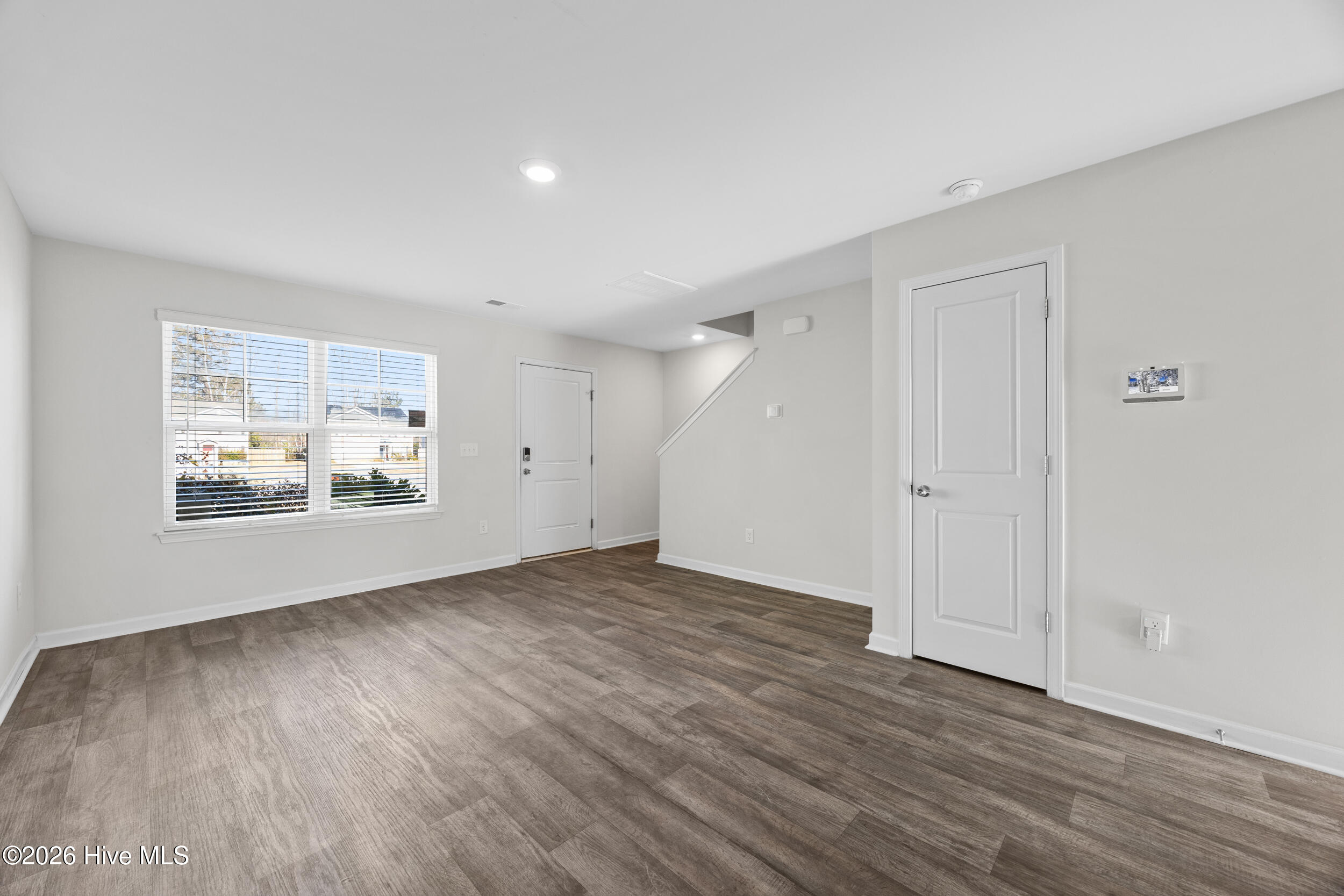 100553351 | Photo 11