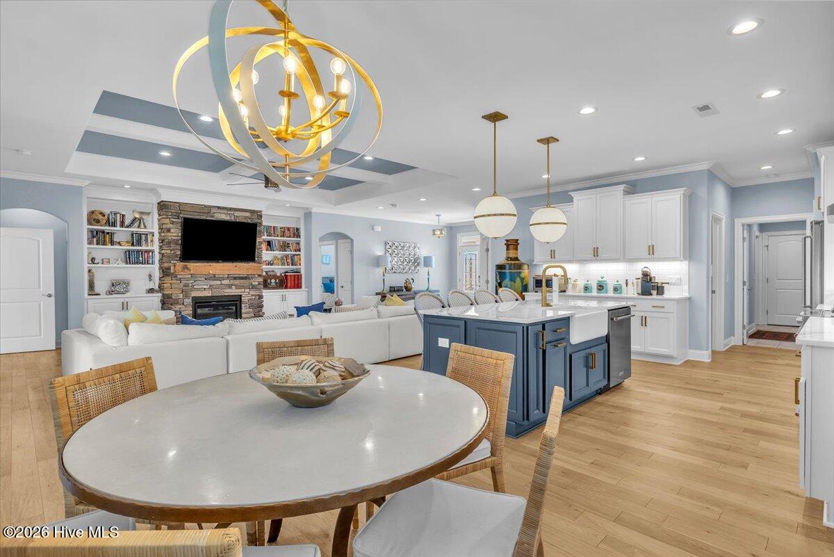 100562728 | Photo 32