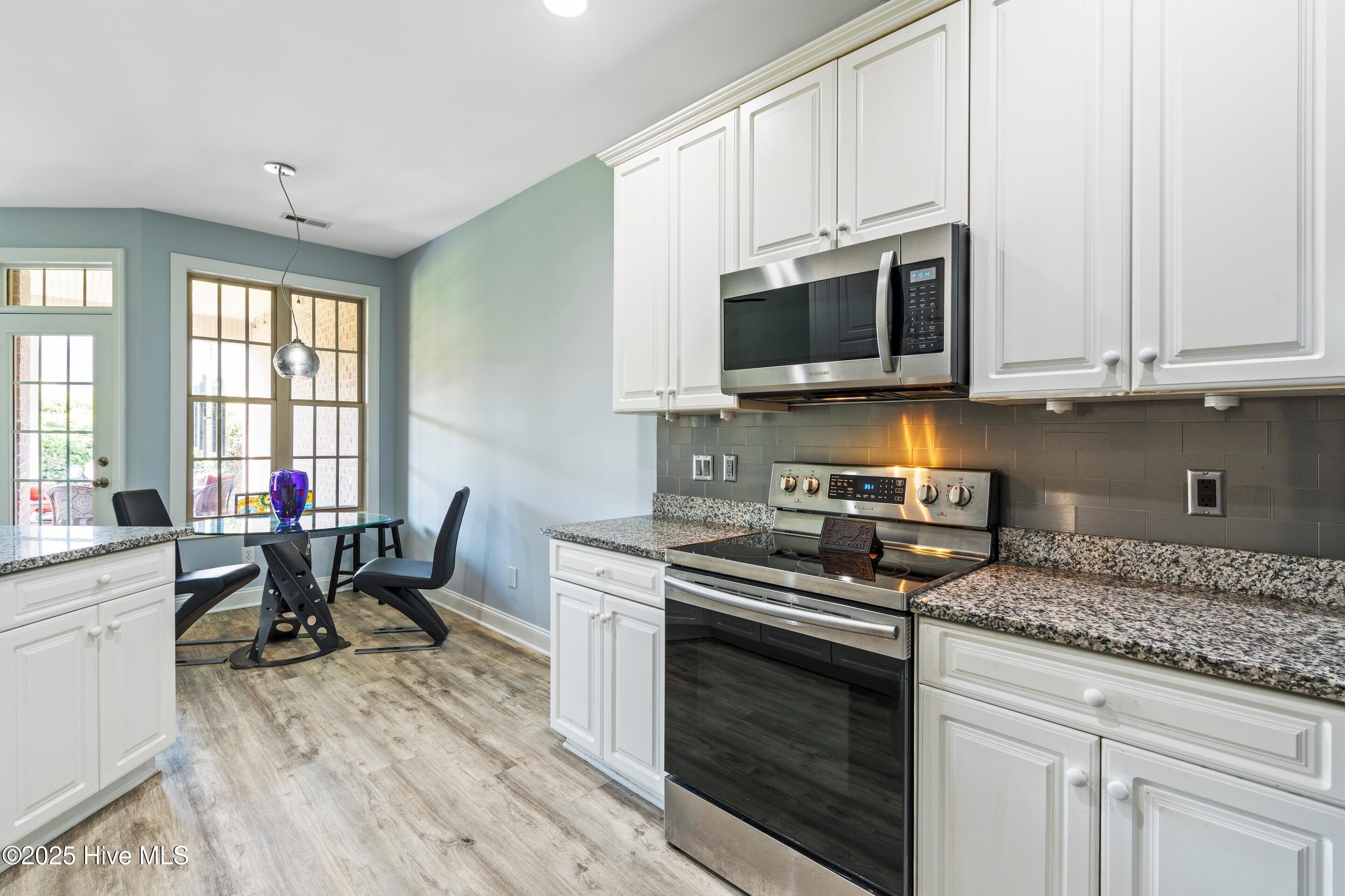 100541104 | Photo 45