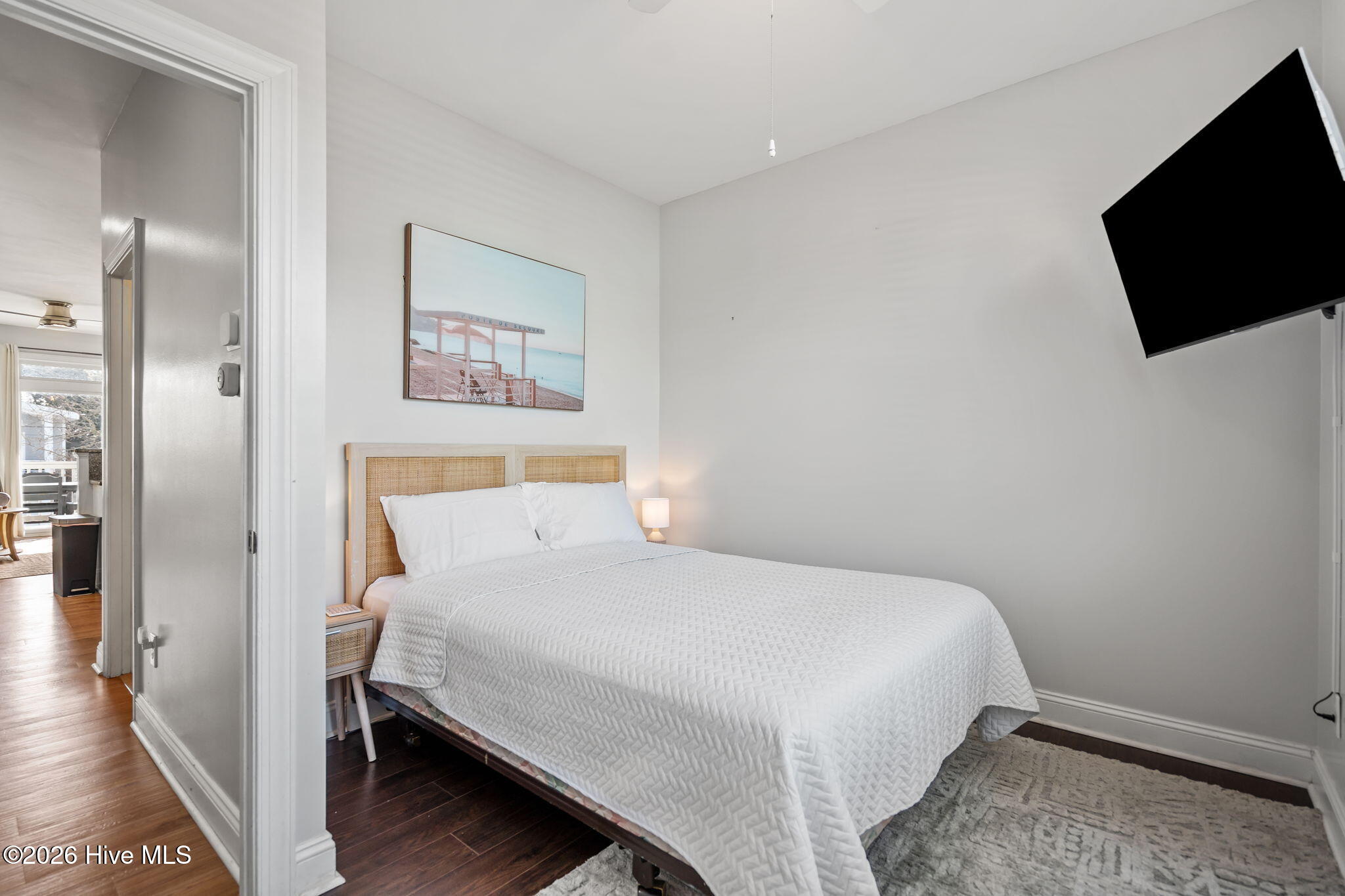 100560488 | Photo 33