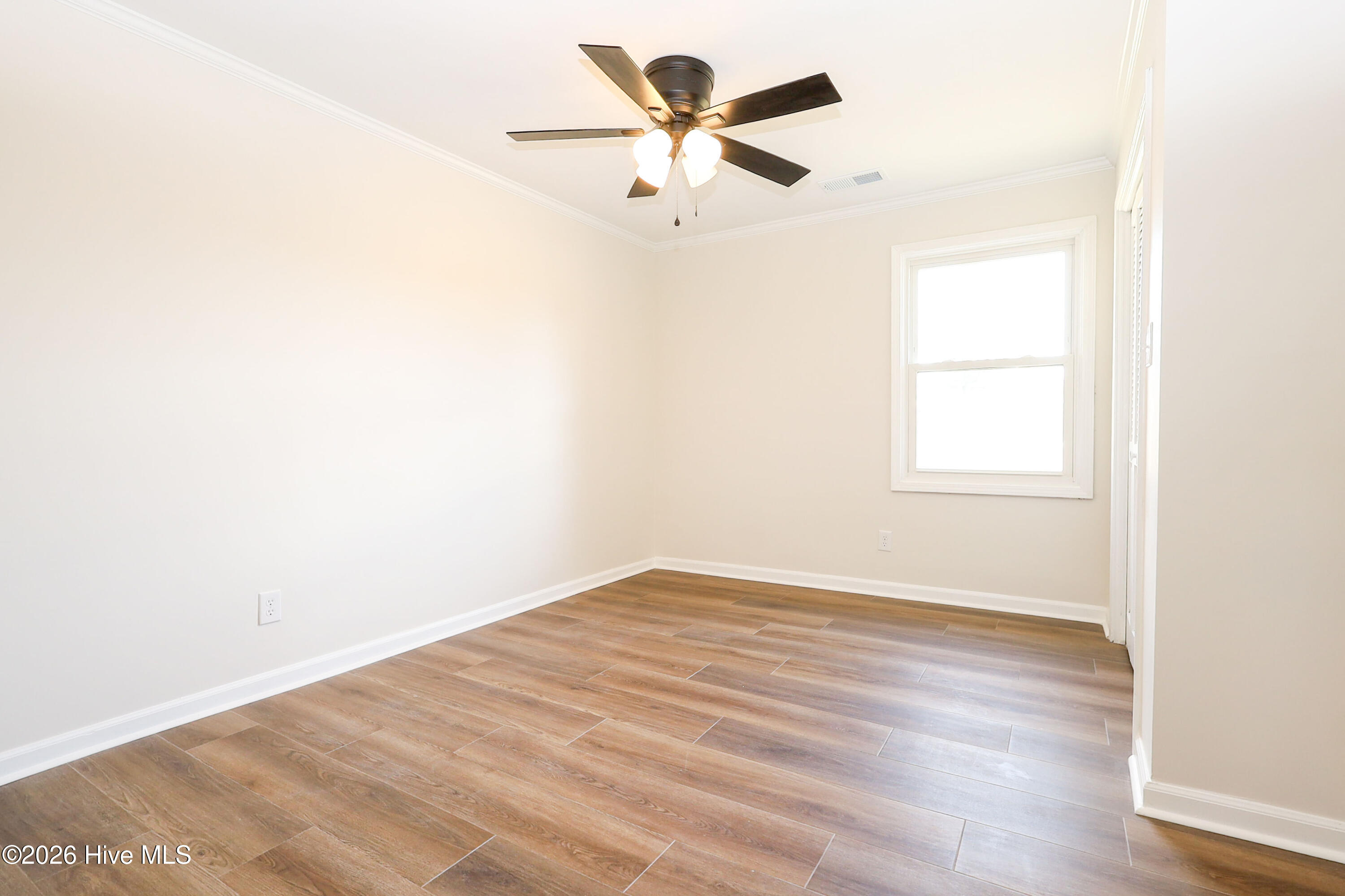 100556838 | Photo 23