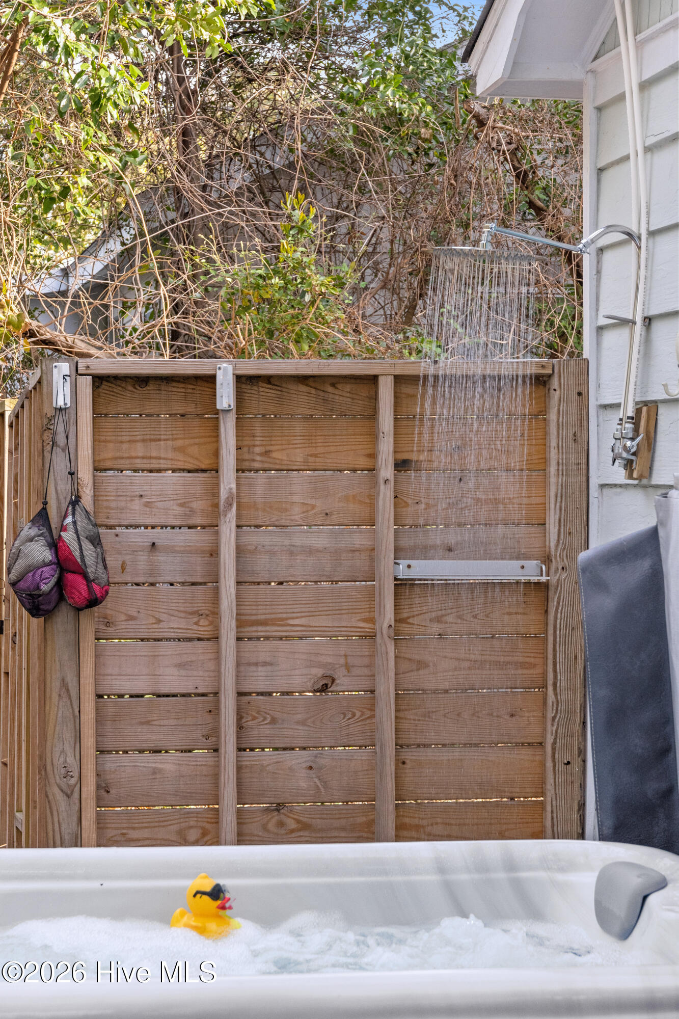 100561657 | Photo 24