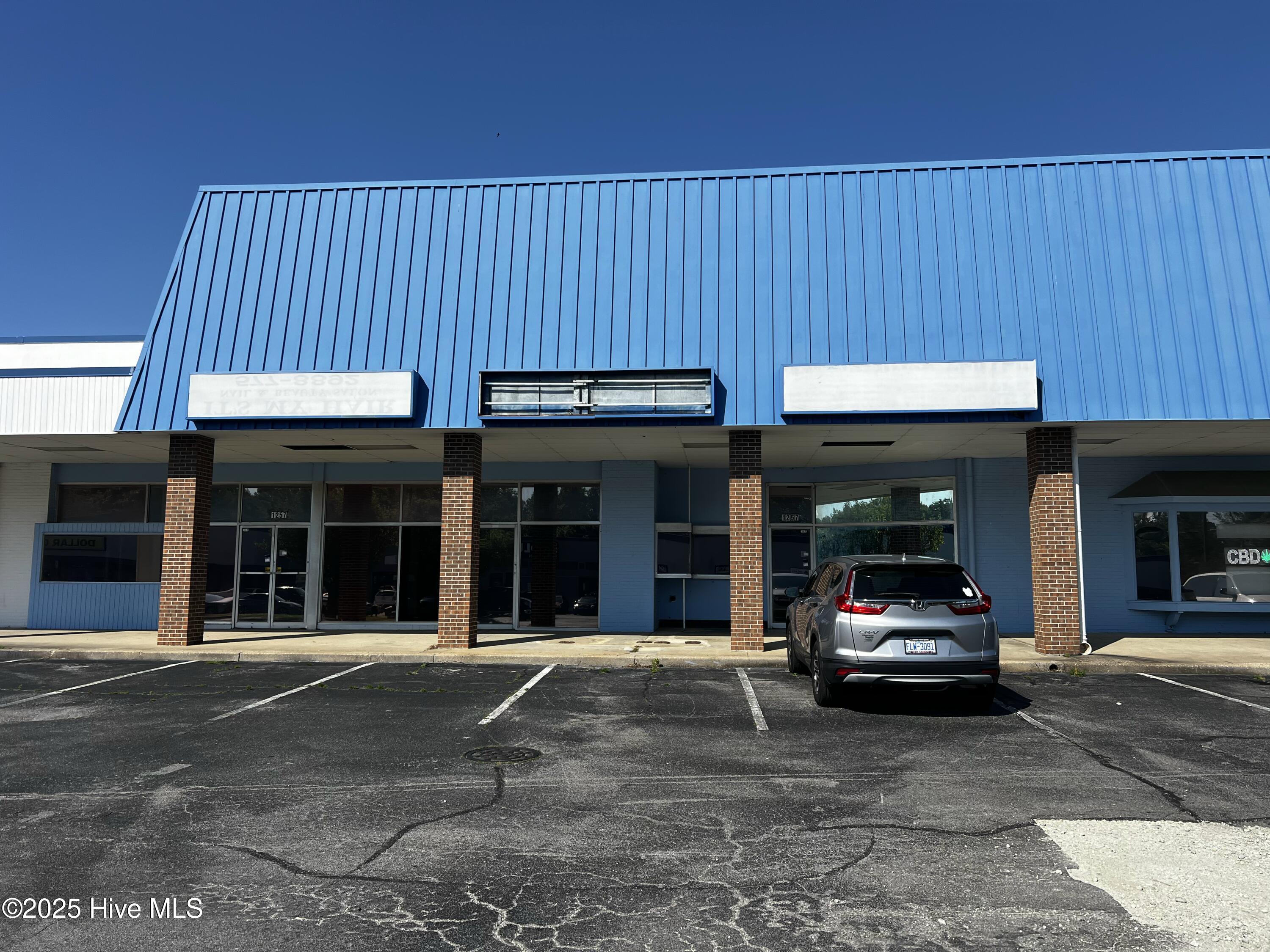 1257 Exterior