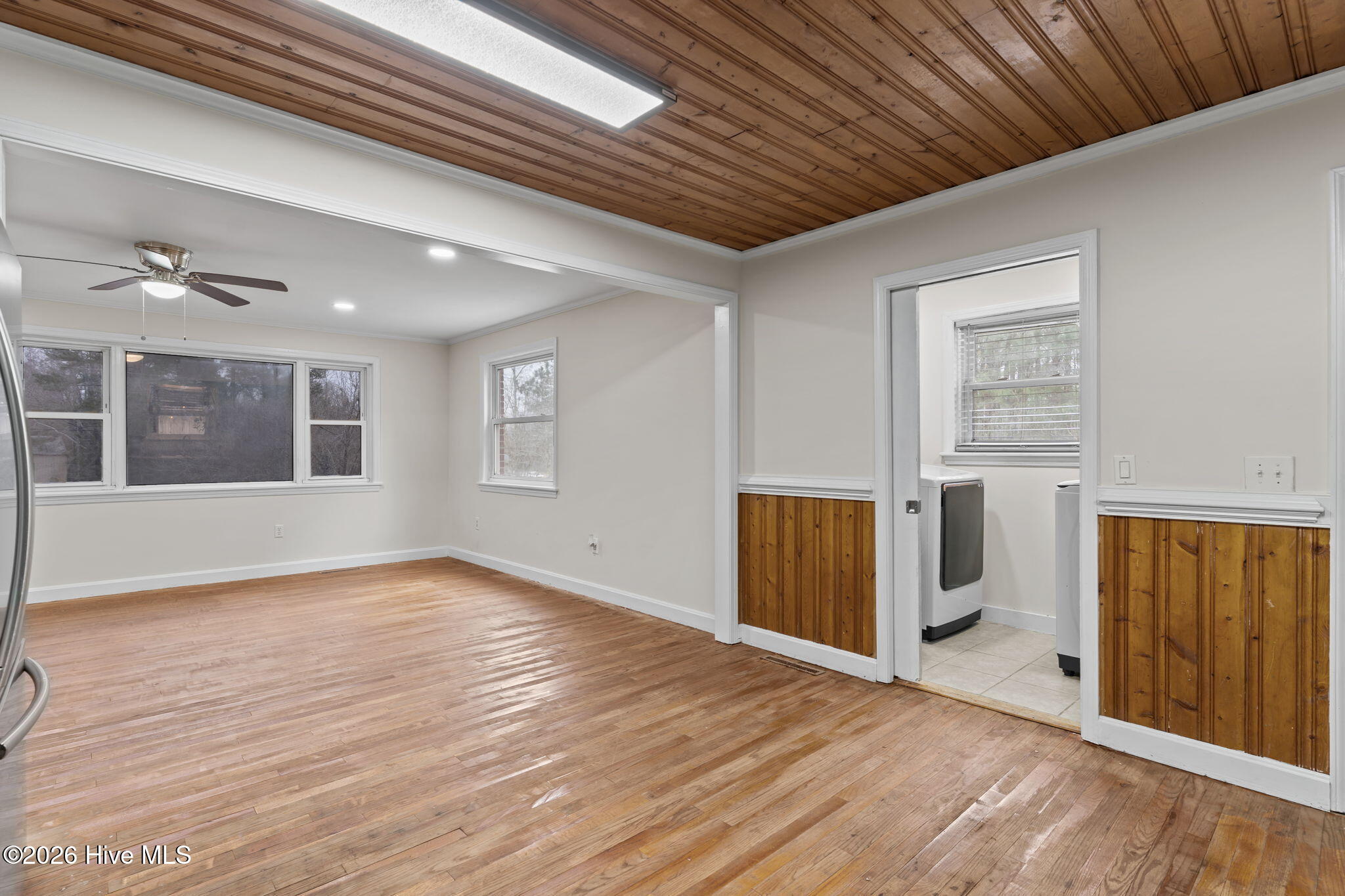 100557661 | Photo 18