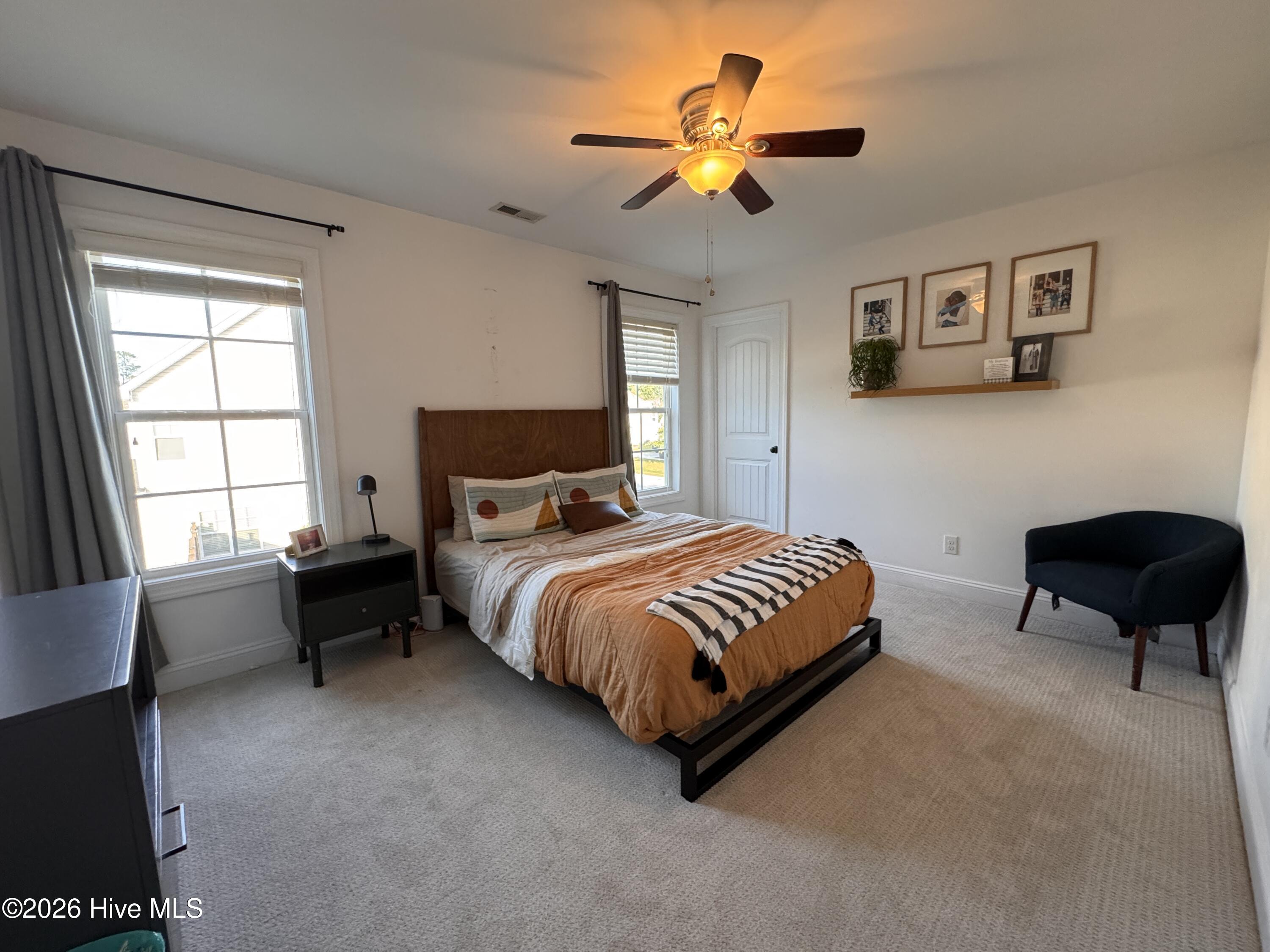 100570096 | Photo 16