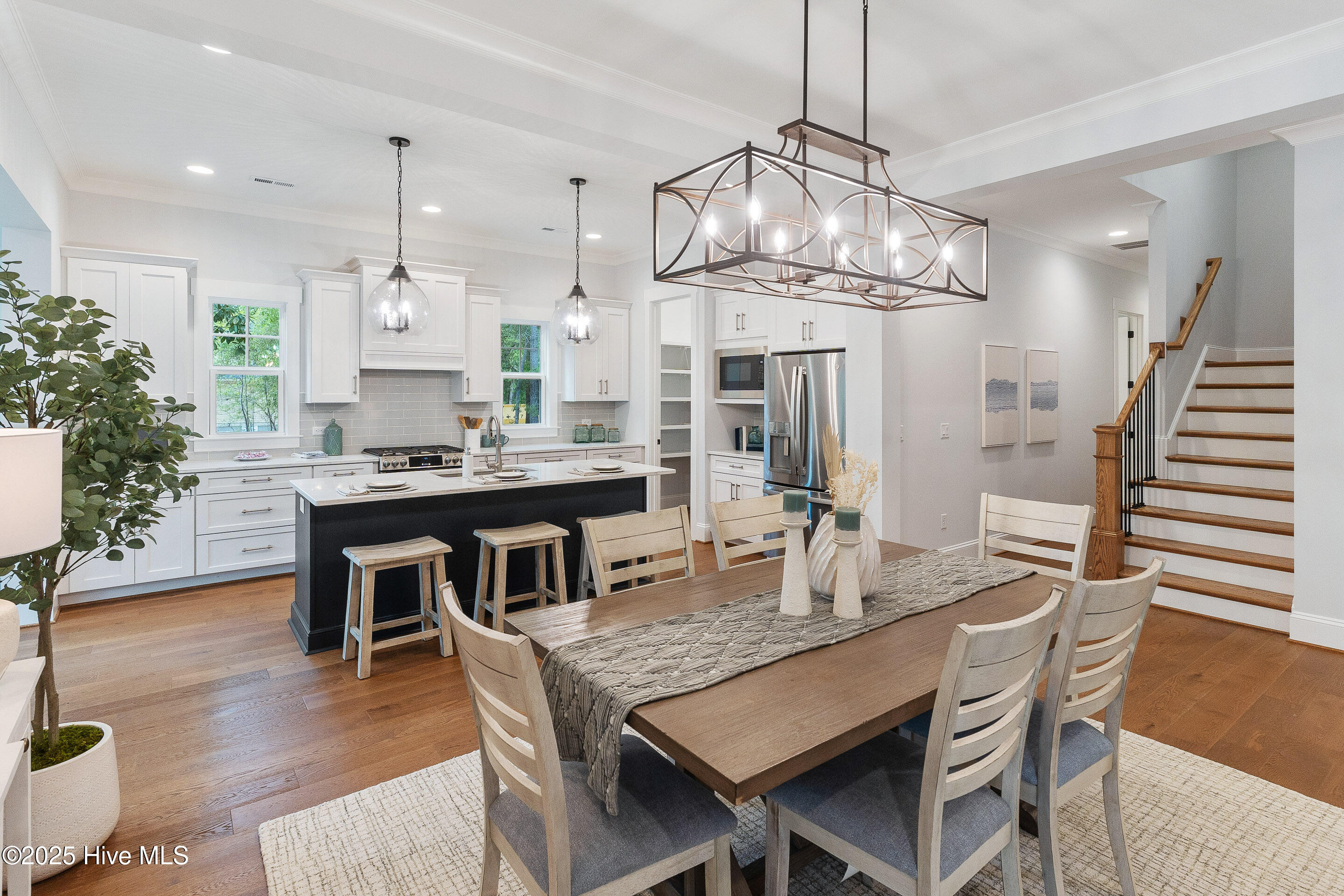 100487716 | Photo 25