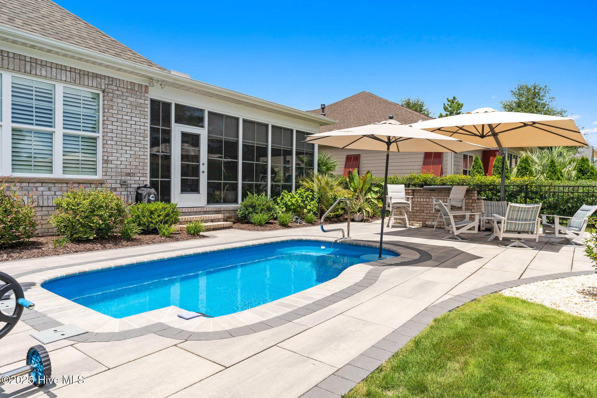 100553022 | Photo 42