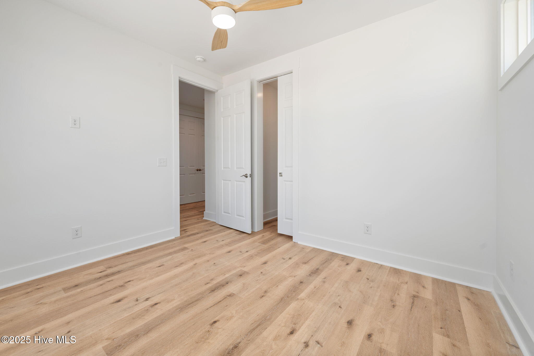 100525403 | Photo 32