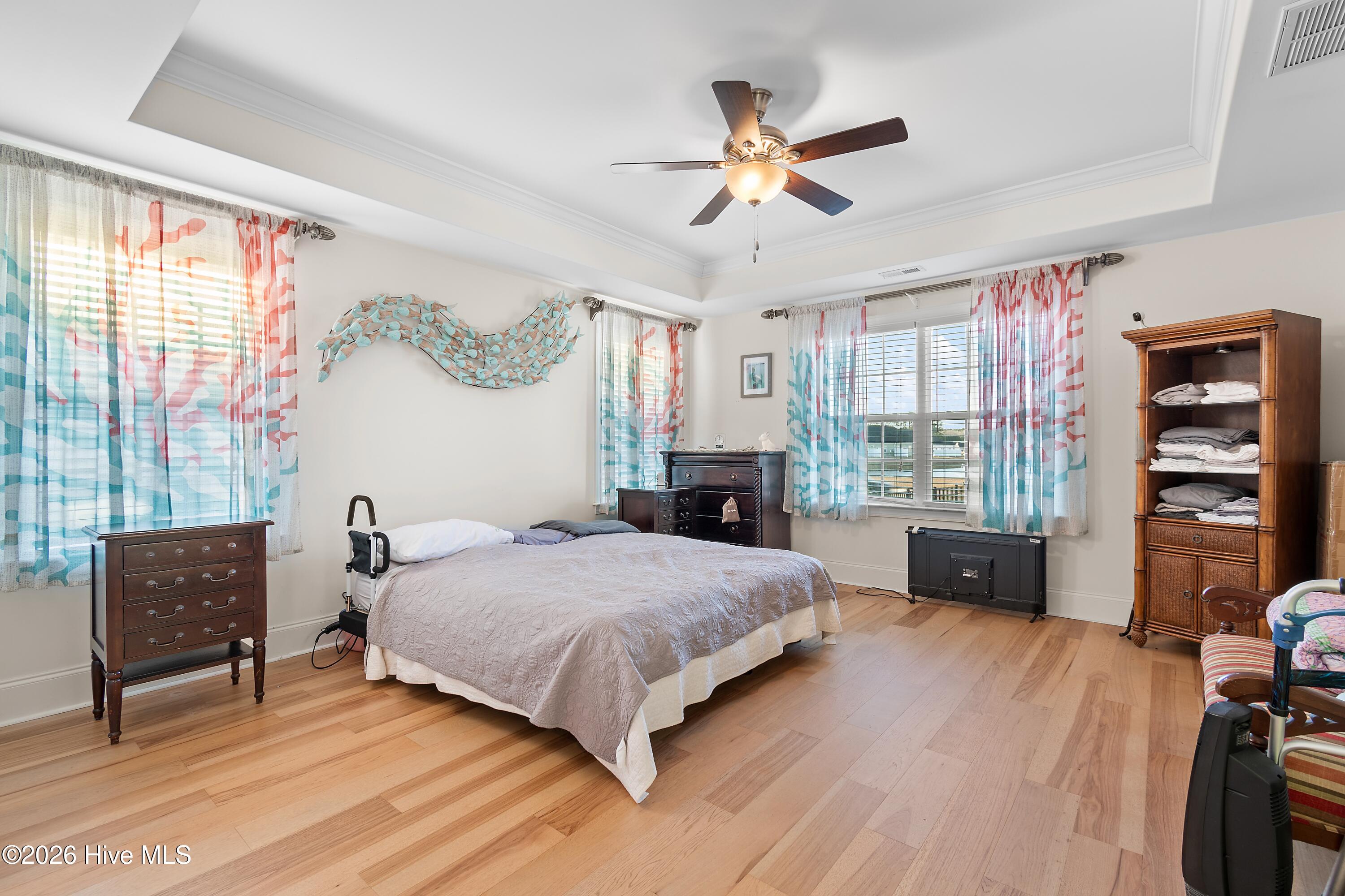 100548400 | Photo 22