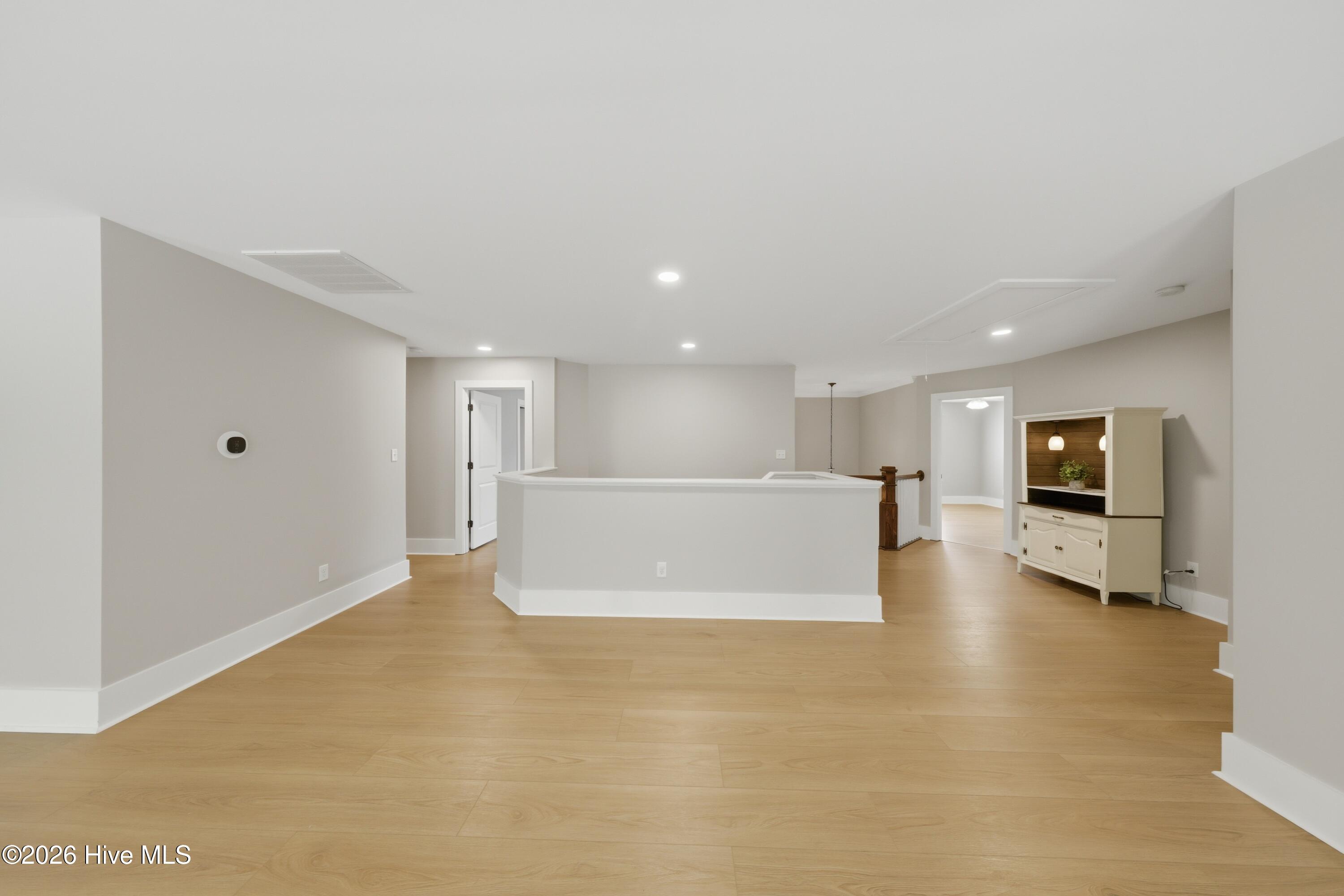 100569472 | Photo 38