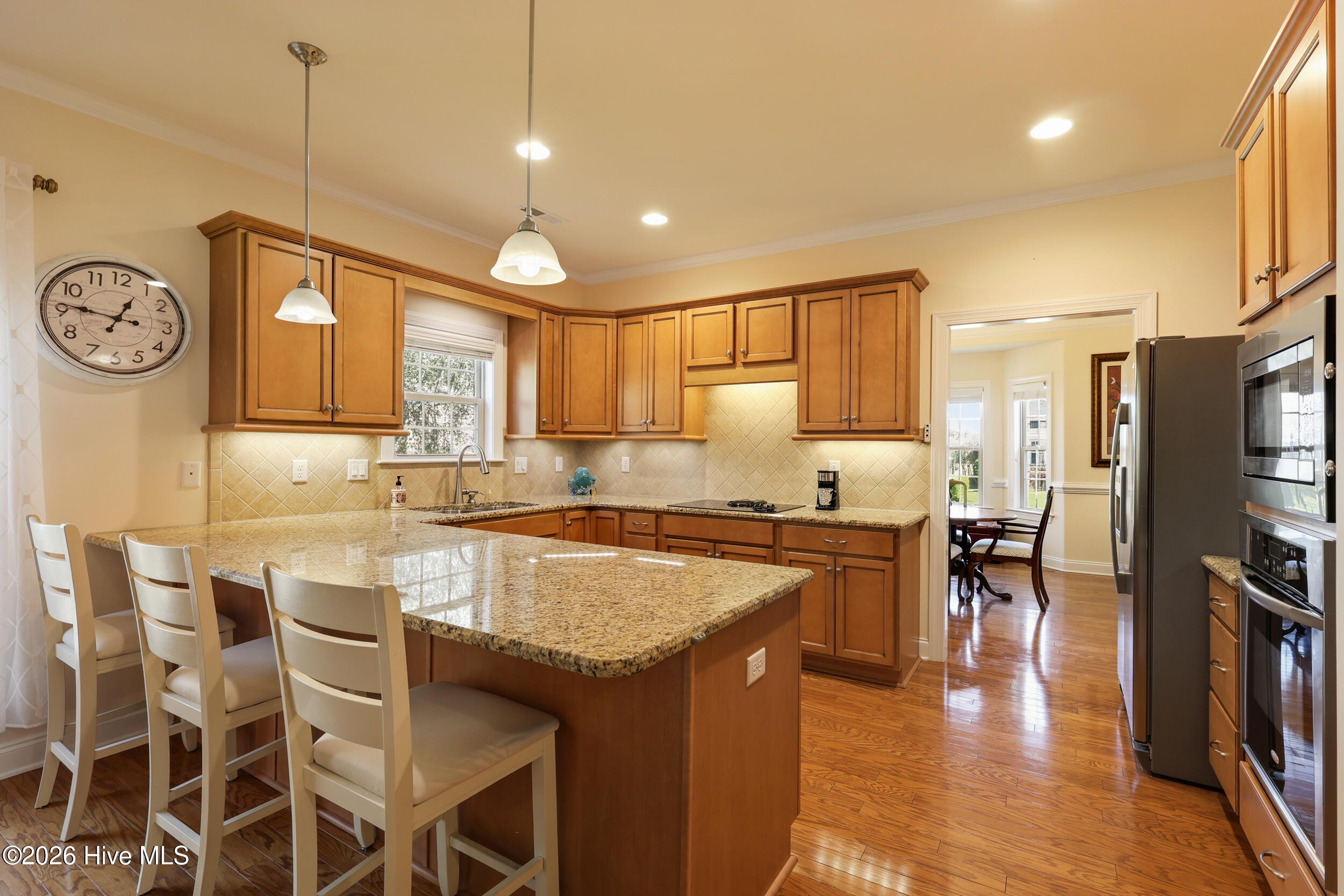 100561183 | Photo 20