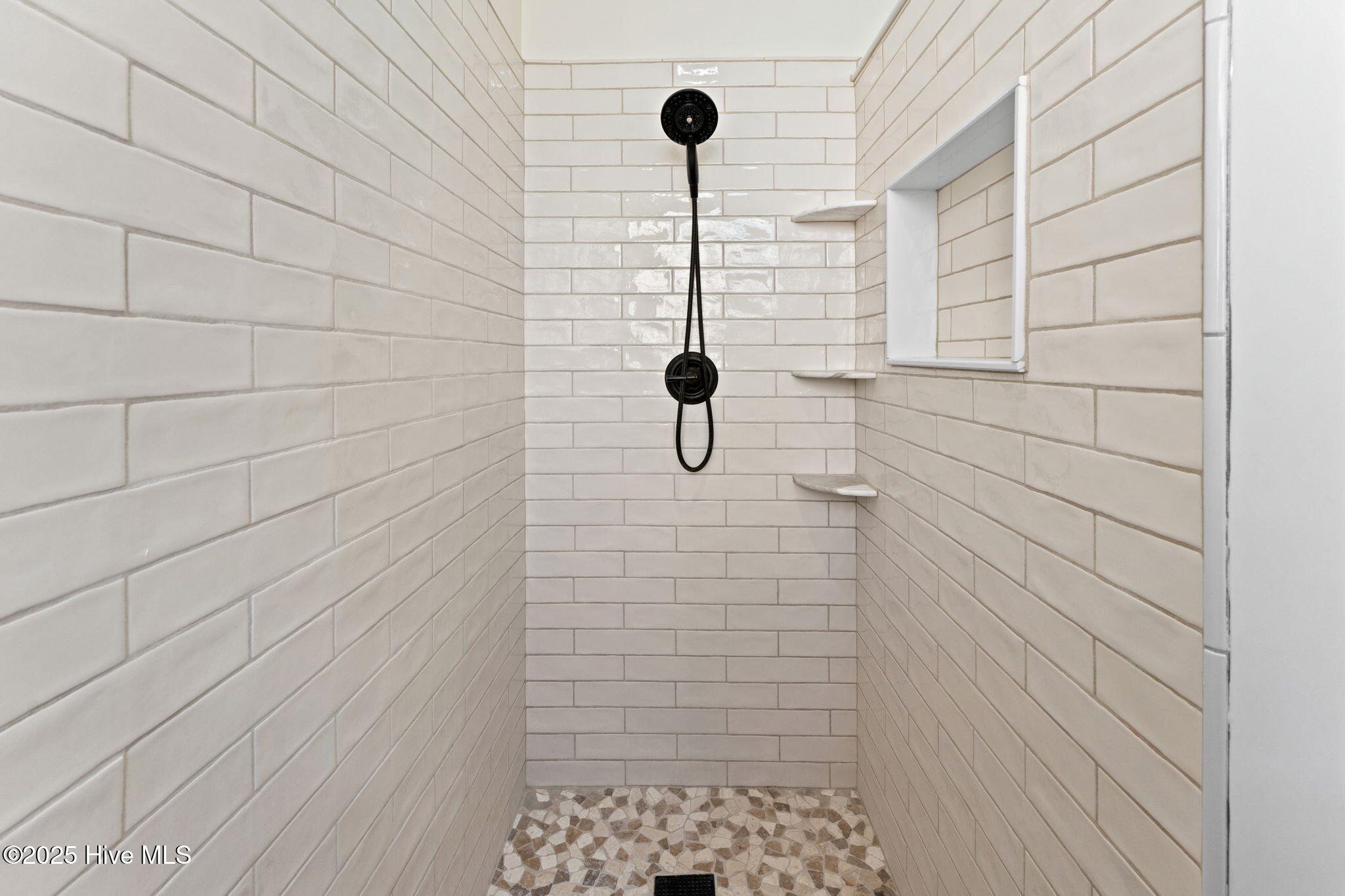 100528082 | Photo 14