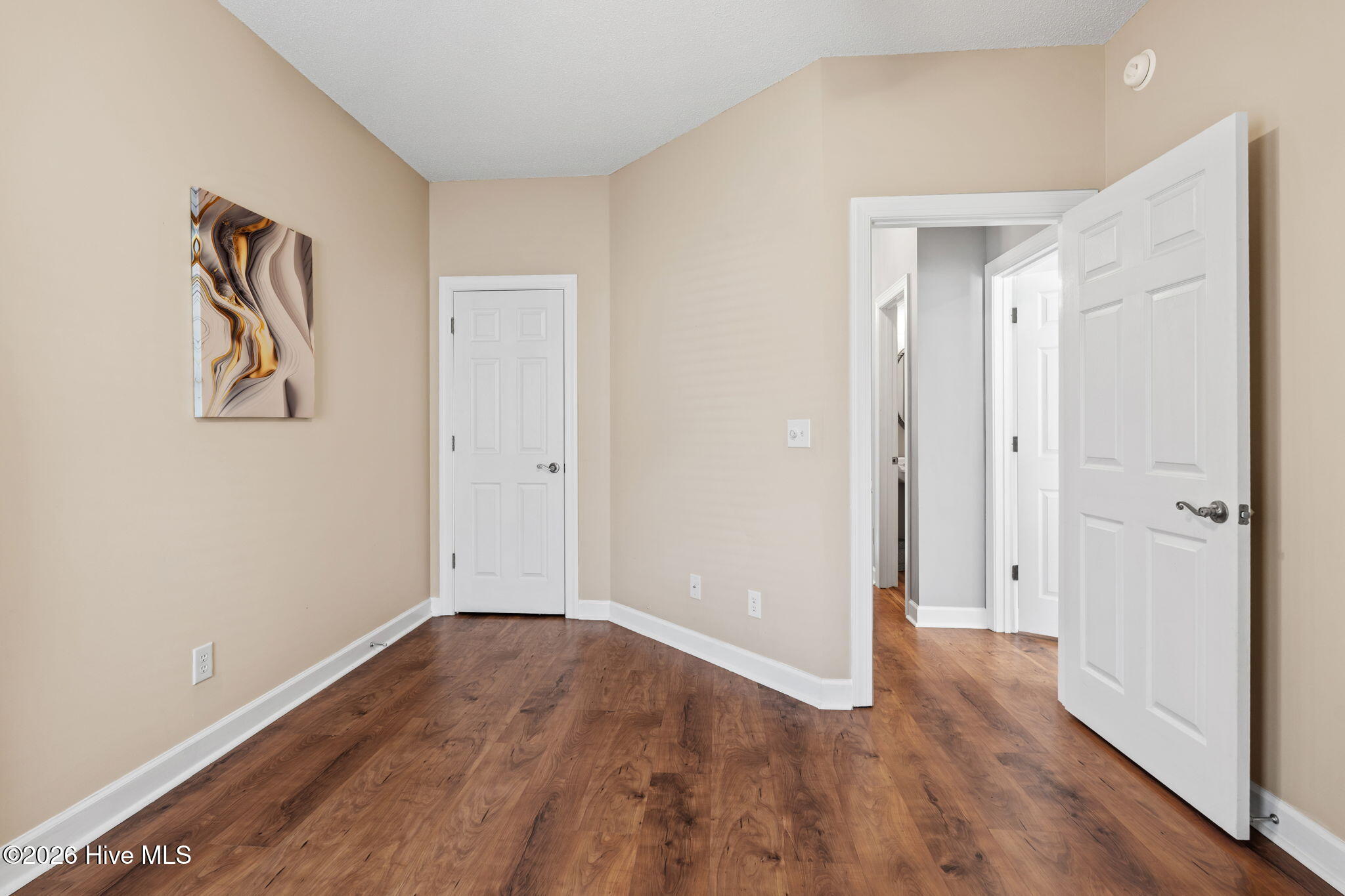 100567256 | Photo 36