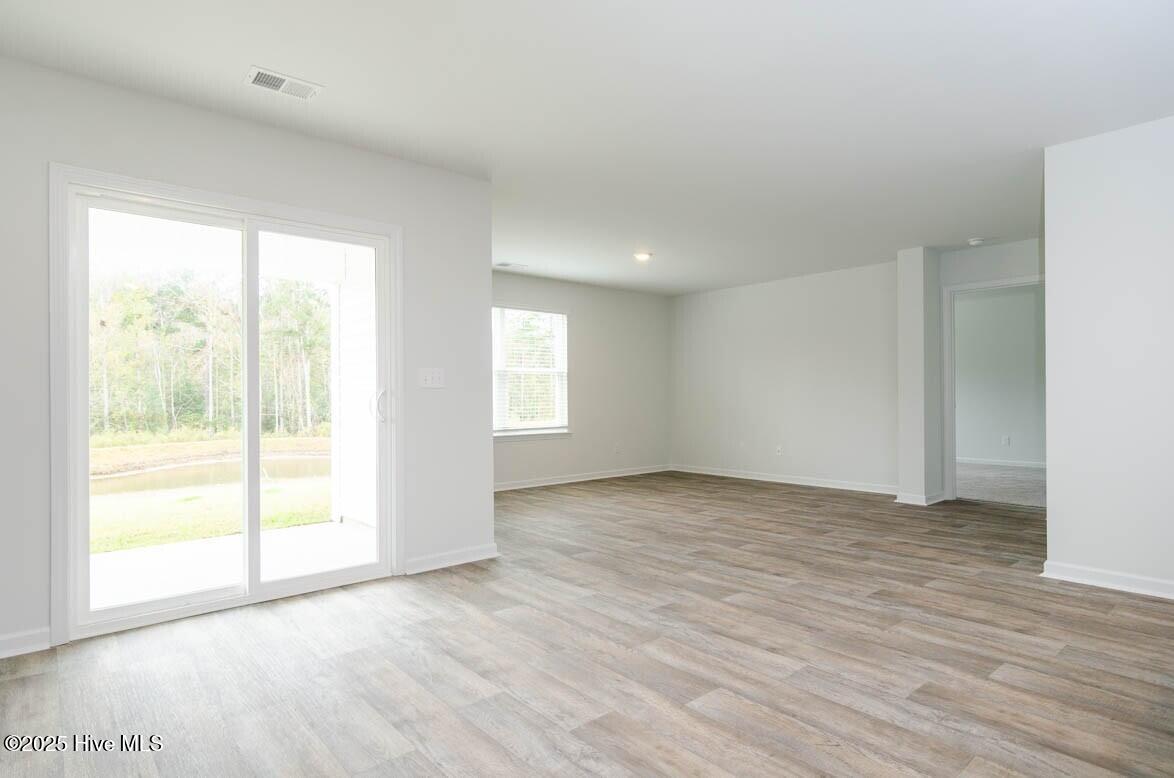 100560610 | Photo 10